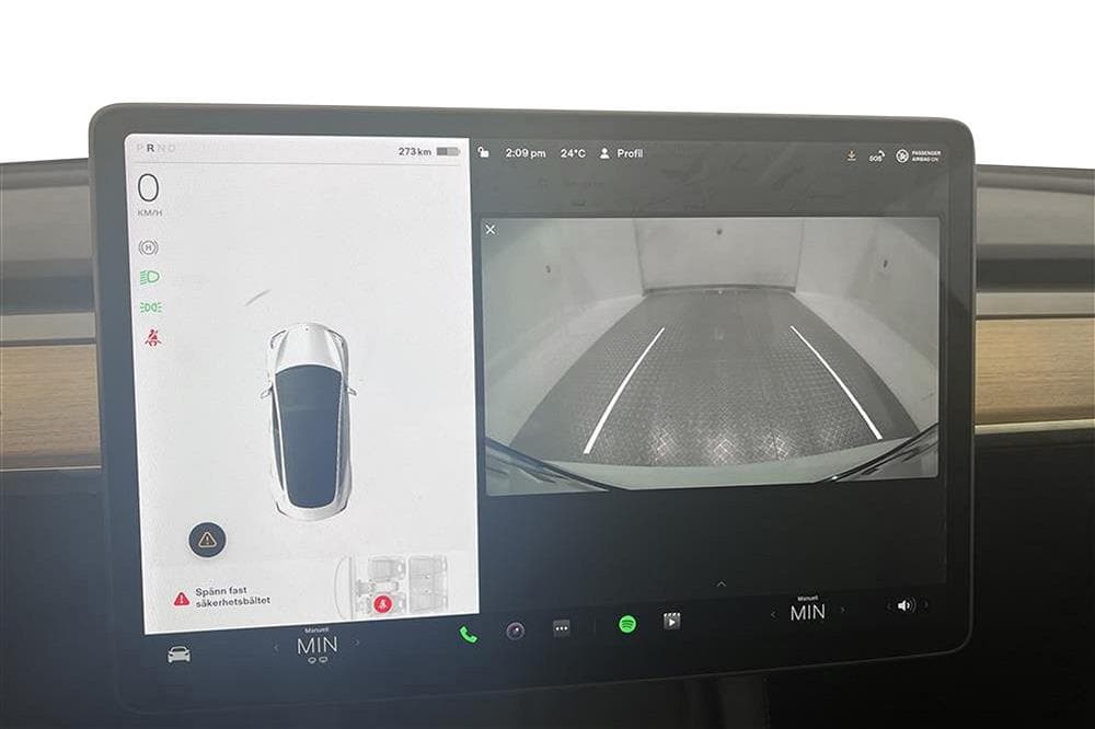 Tesla Model 3 Long Range AWD 440hk Svensksåld Premium