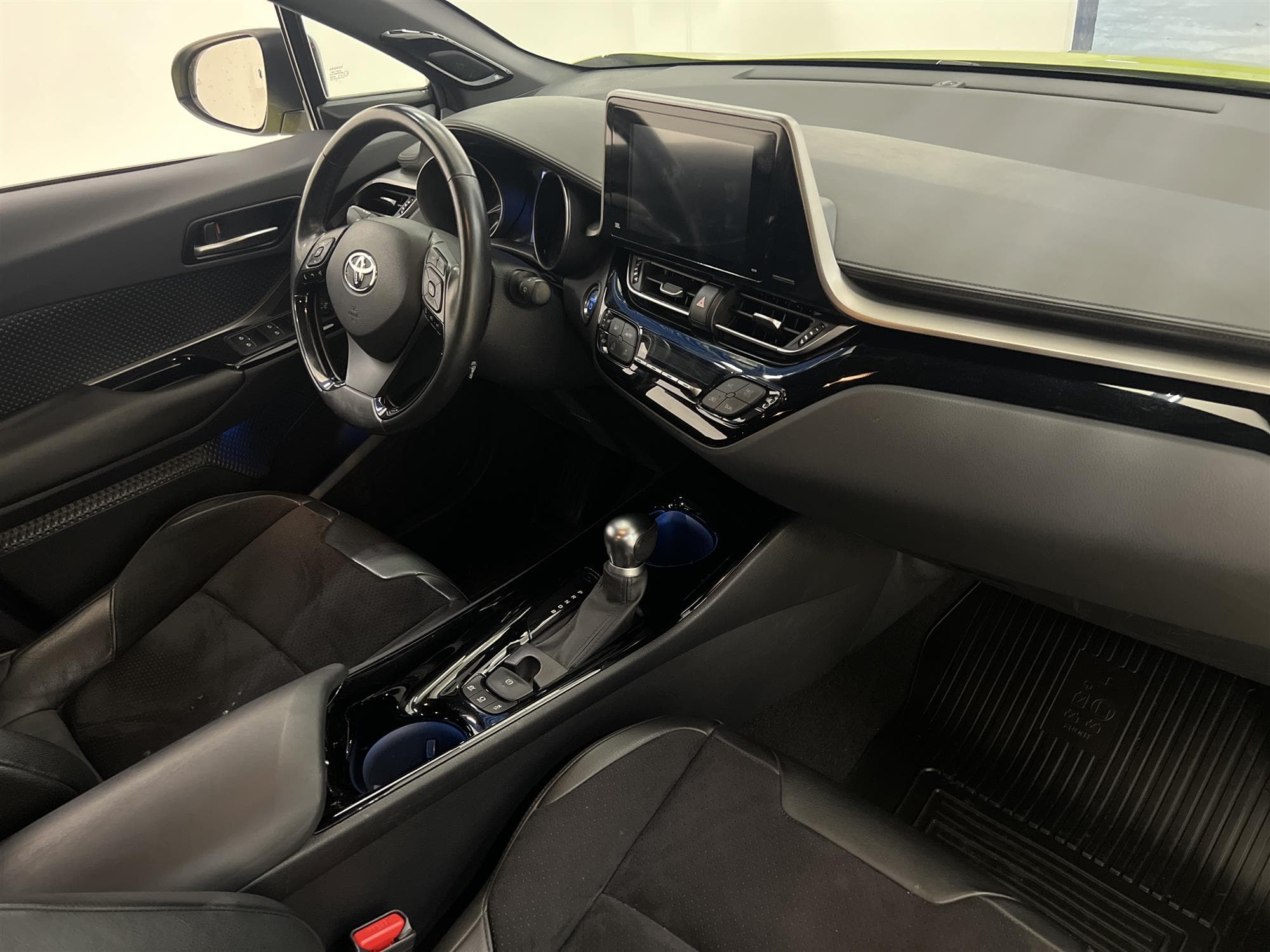 Toyota C-HR Hybrid CVT 122hk 1 Brukare Lime Edition JBL Navi