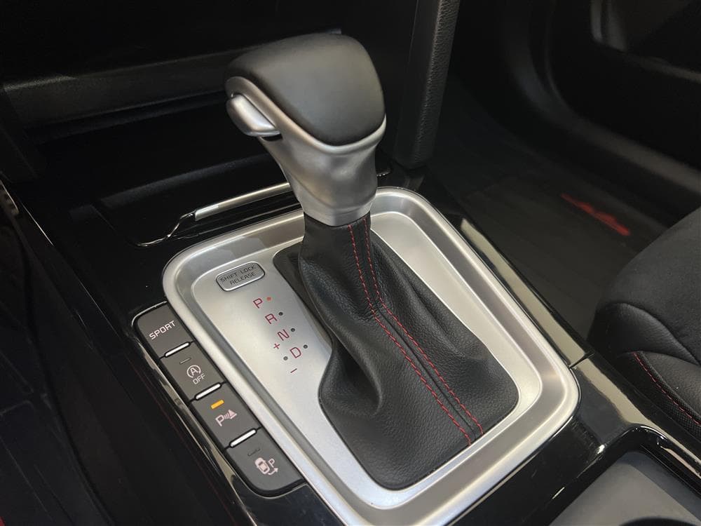Kia ProCeed GT 1.6 T-GDi 204hk Cockpit Pano JBL Navi B-Kaminteriör