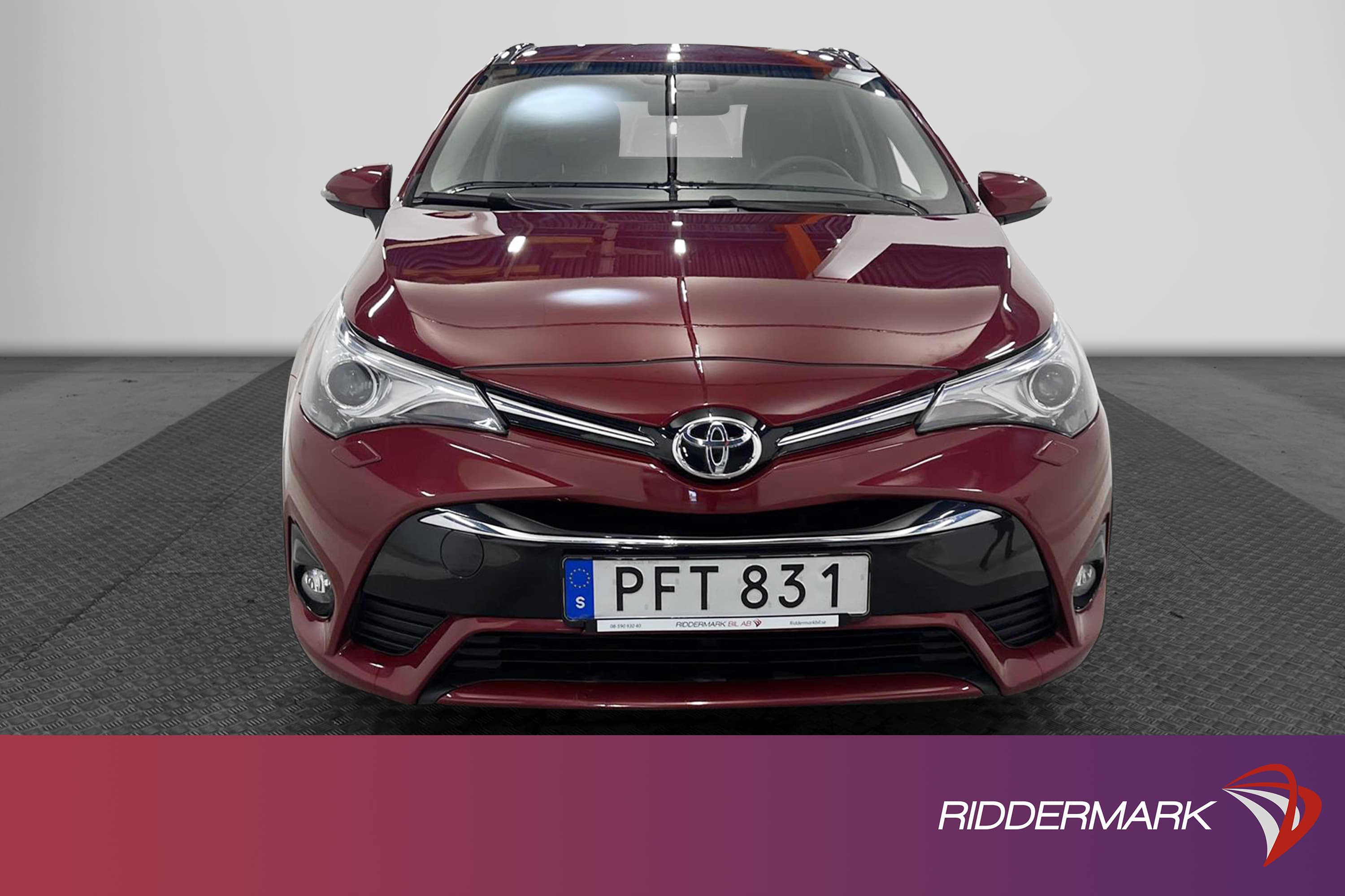 Toyota Avensis 1.8 147hk Skinn Backkamera 1 Brukare  