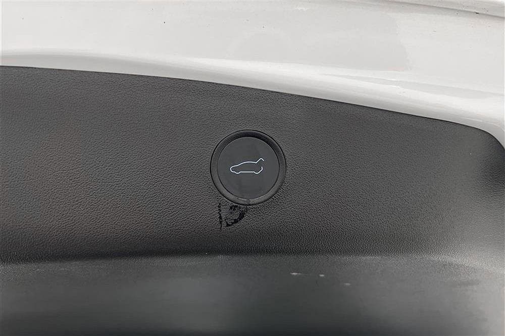Tesla Model 3 Standard Range Plus 258hk Svensksåld Autopilotinteriör
