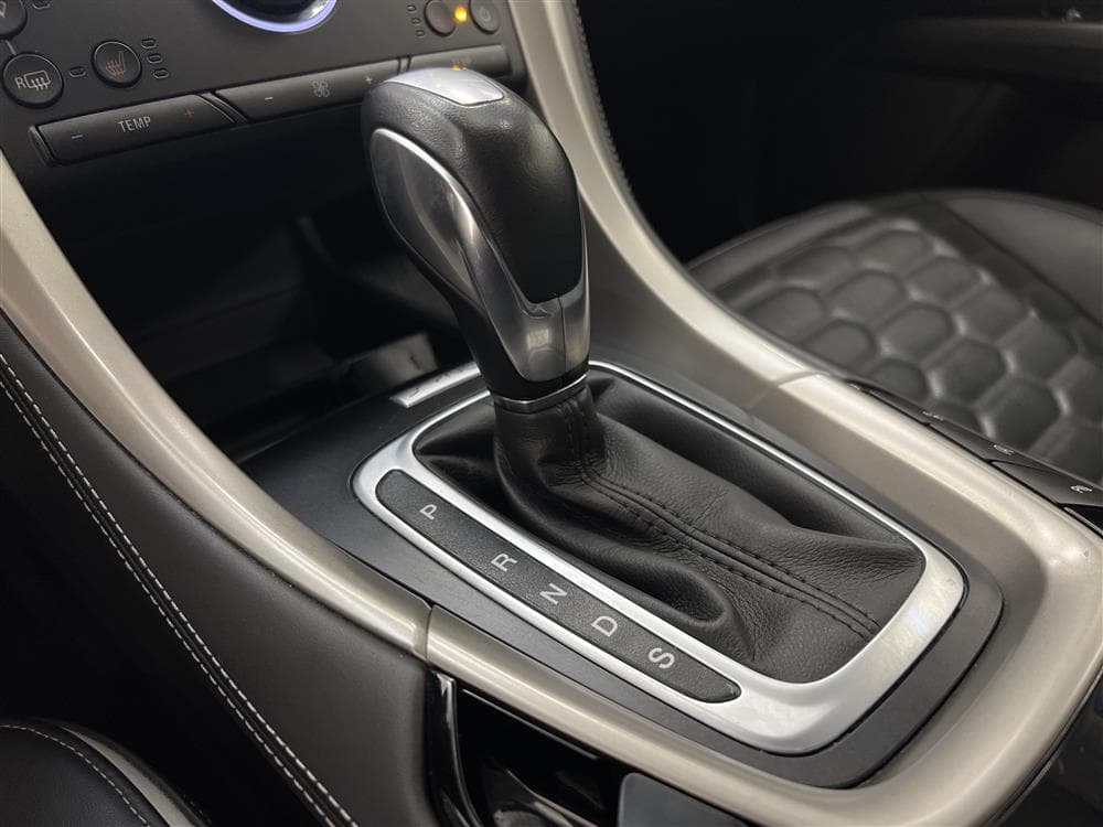 Ford Mondeo Vignale 180hk AWD Värmare Skinn B-kamera Draginteriör