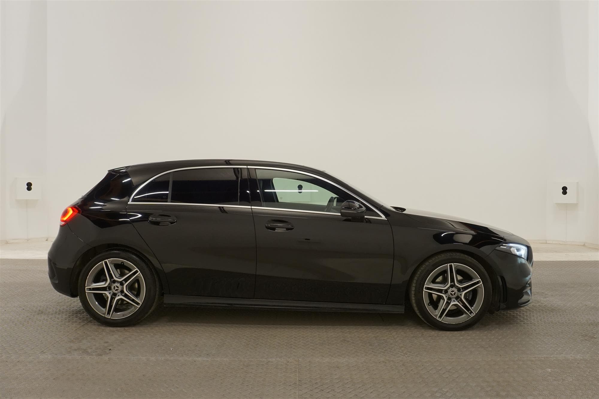 Mercedes-Benz A 200 7G-DCT 163hk AMG Sport B-Kam Pano 