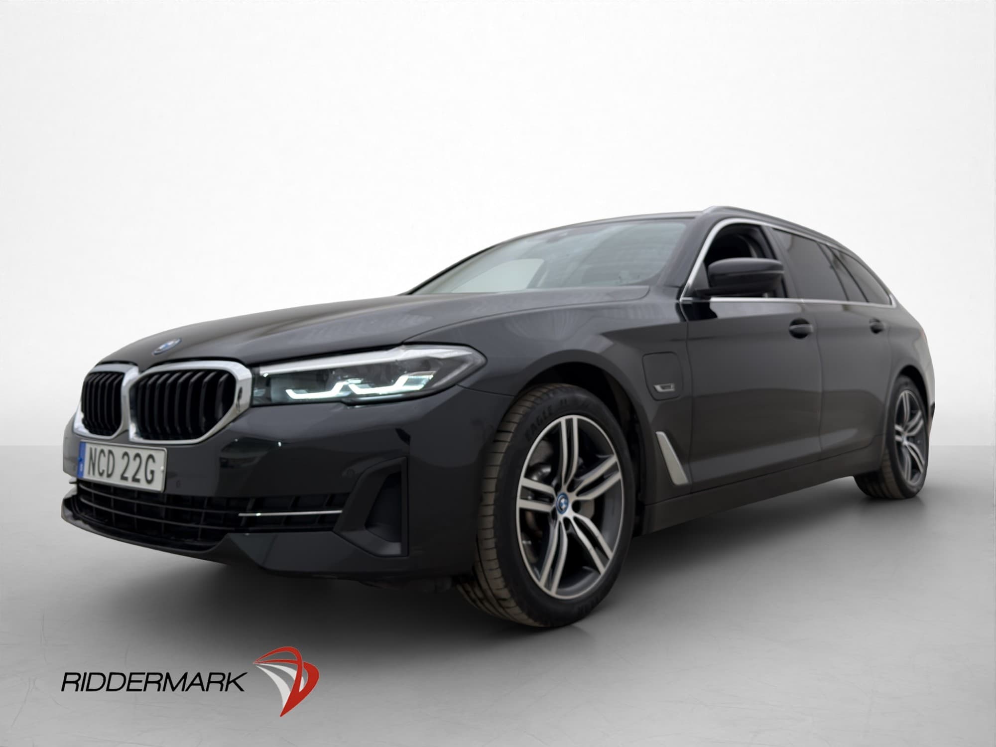 BMW 530 e xDrive 292hk Cockpit Kamera Drag Navi Skinn Moms