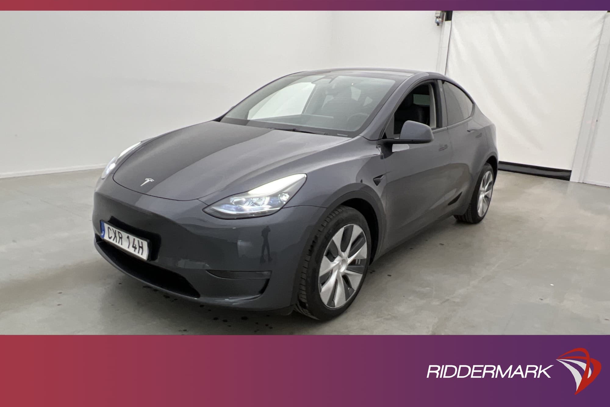 Tesla Model Y Long Range AWD Autopilot Svensksåld MOMS