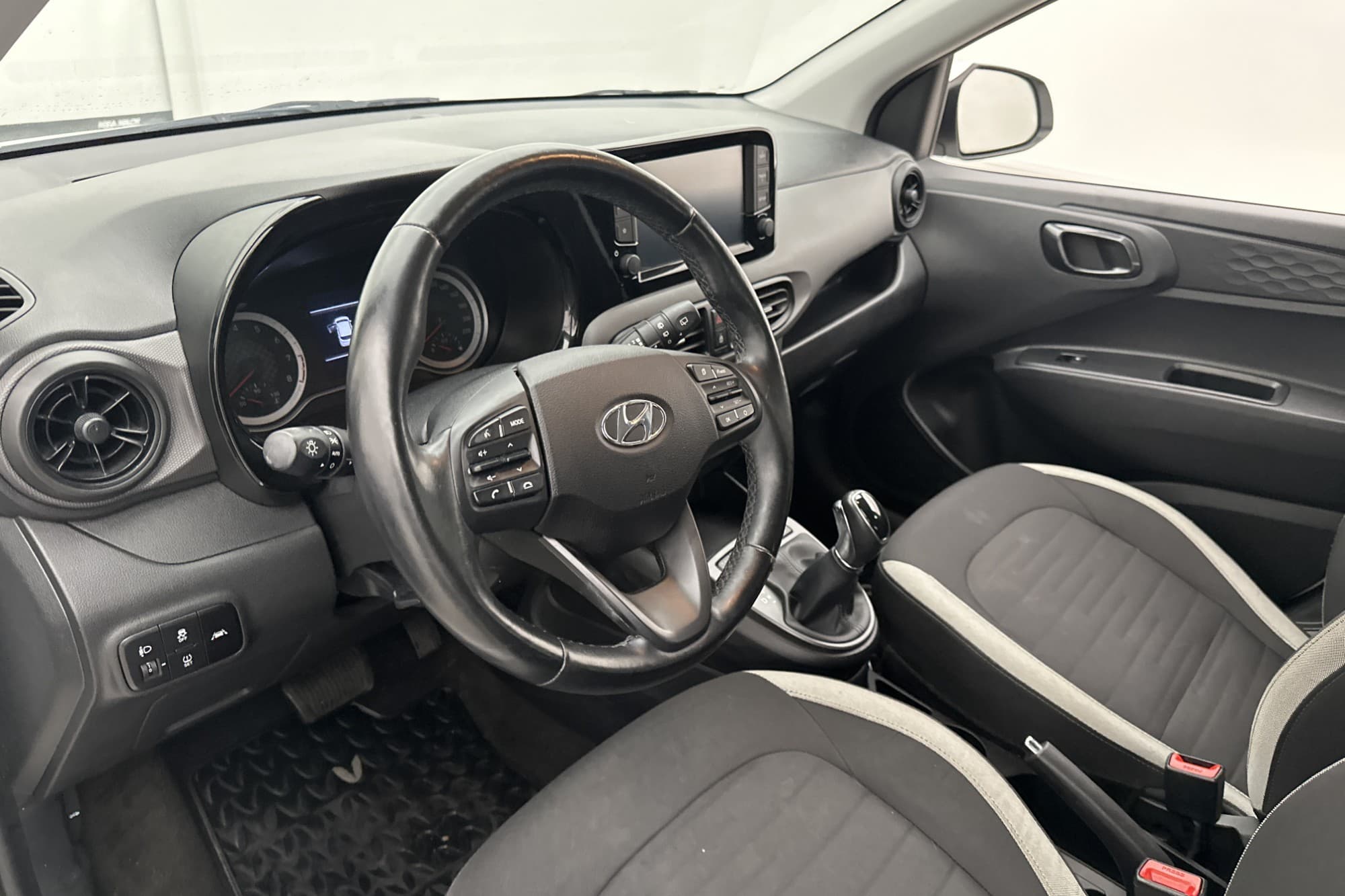 Hyundai i10 1.0 blue 67hk Essential Rattvärme CarPlay