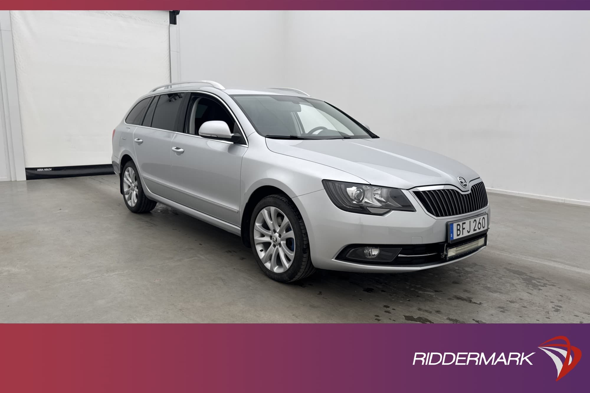 Skoda Superb Kombi TDI 170hk D-Värmare Navigation Dragkrok