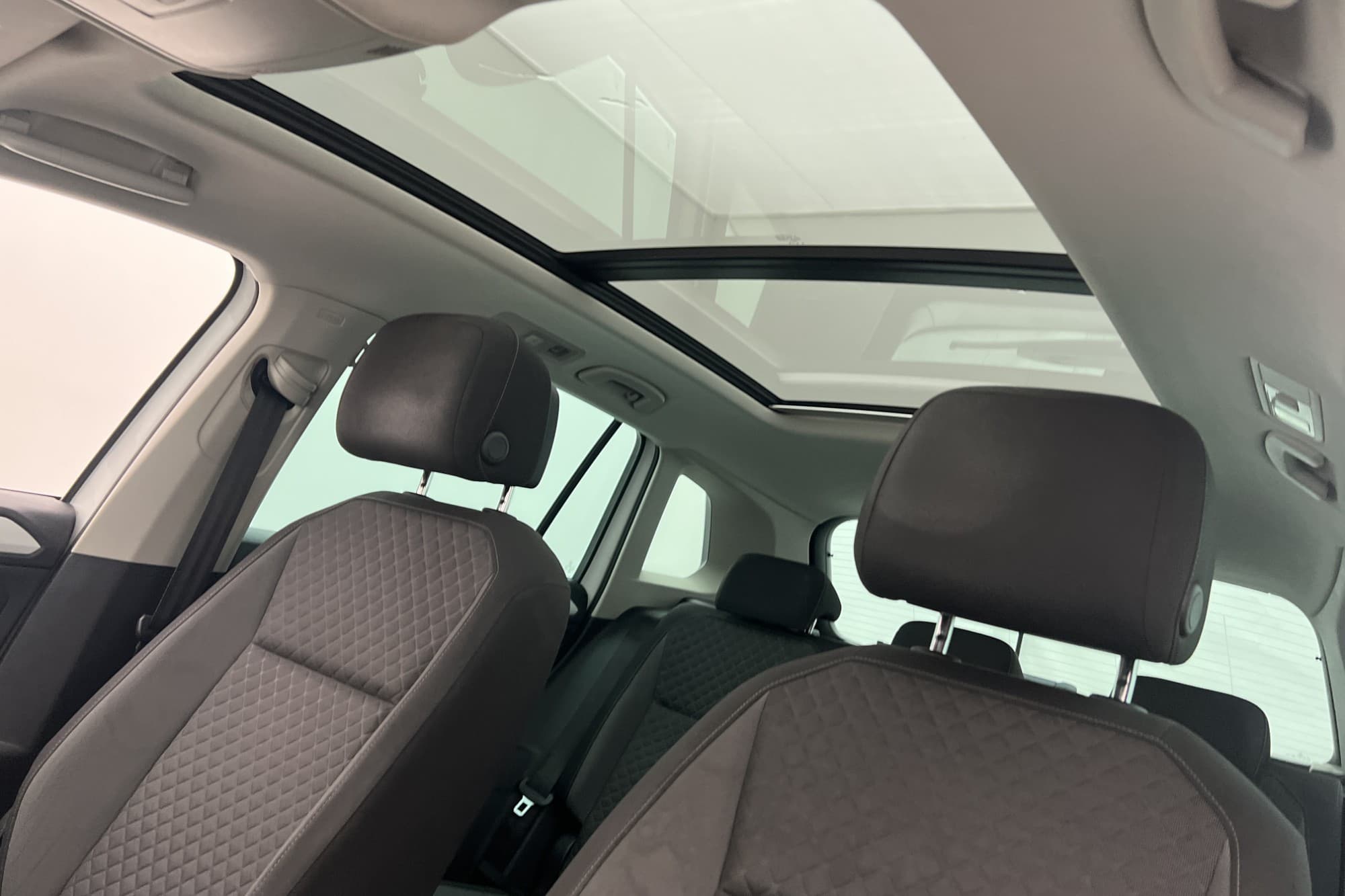 Volkswagen Tiguan TSI 4M 150hk R-Line Pano Cockpit Värm Drag