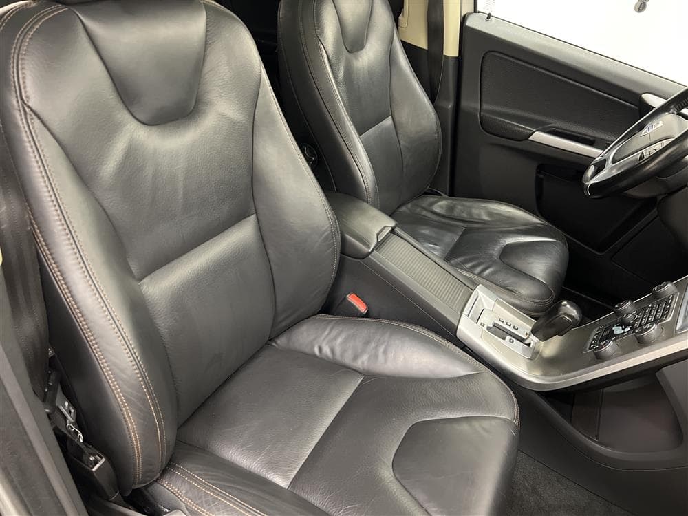 Volvo XC60 D3 AWD Summum VOC Värmare Pano Drag HELG KAMPANJinteriör