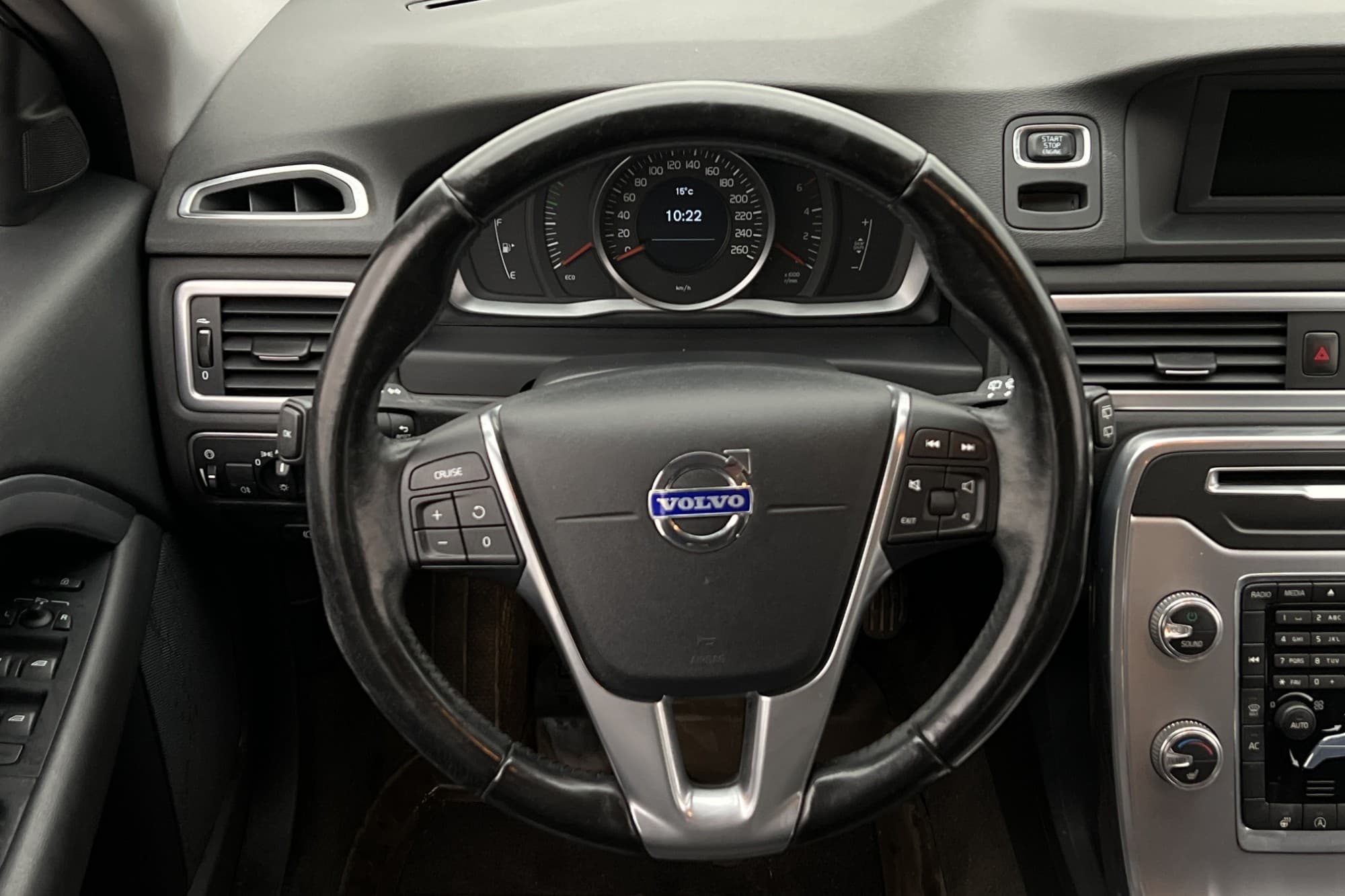 Volvo V70 D2 Momentum VOC P-Värmare Halvskinn Rattvärme
