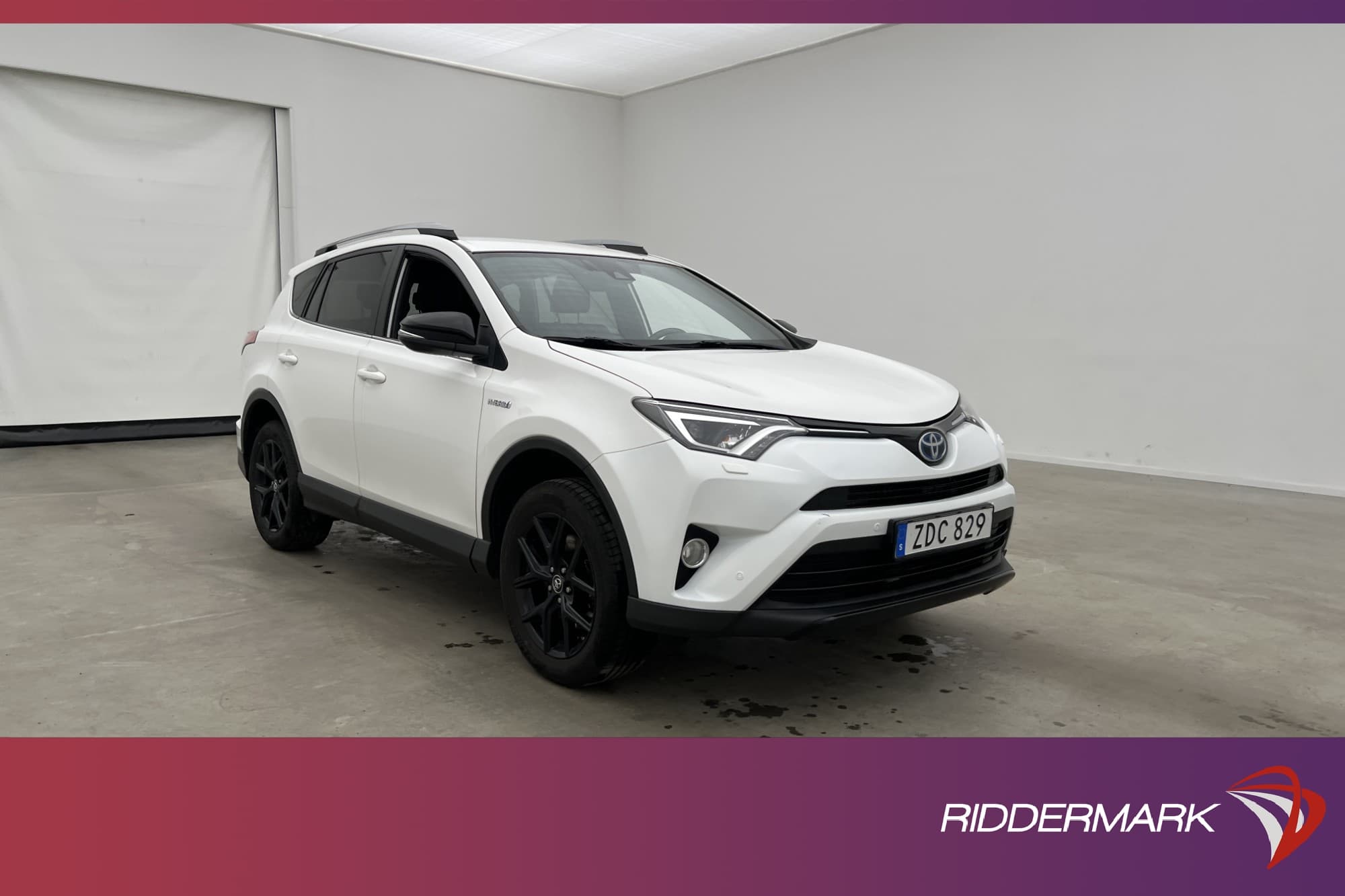 Toyota RAV4 Hybrid AWD 197hk