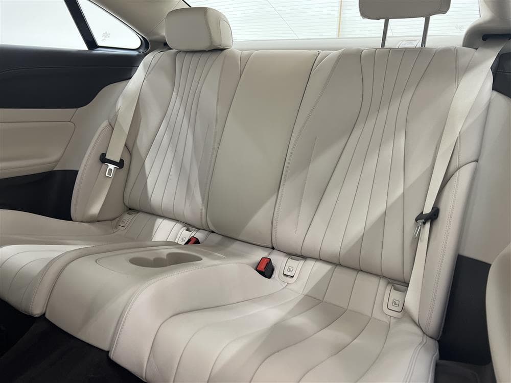 Mercedes-Benz E 220 d Coupé 194hk AMG D-värm Pano Skinn Naviinteriör