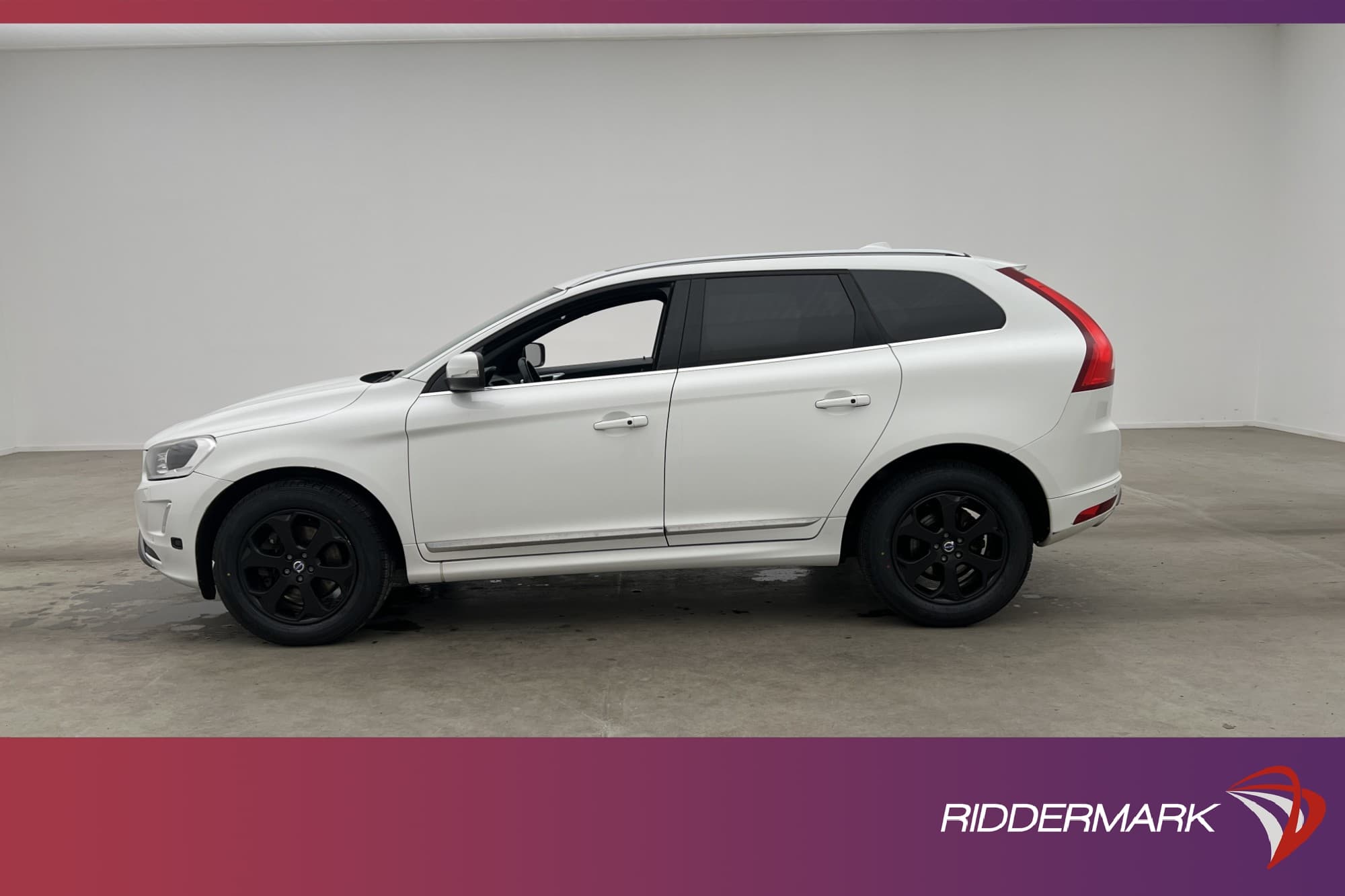 Volvo XC60 D5 215hk AWD Summum Pano Värmare Skinn Navi Drag