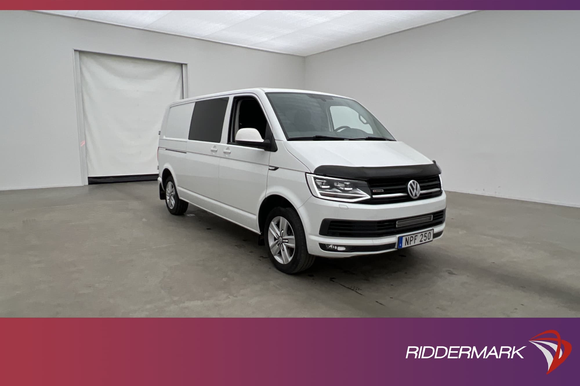 Volkswagen Transporter Kombi 4M Värmare Drag PDC CARPLAY