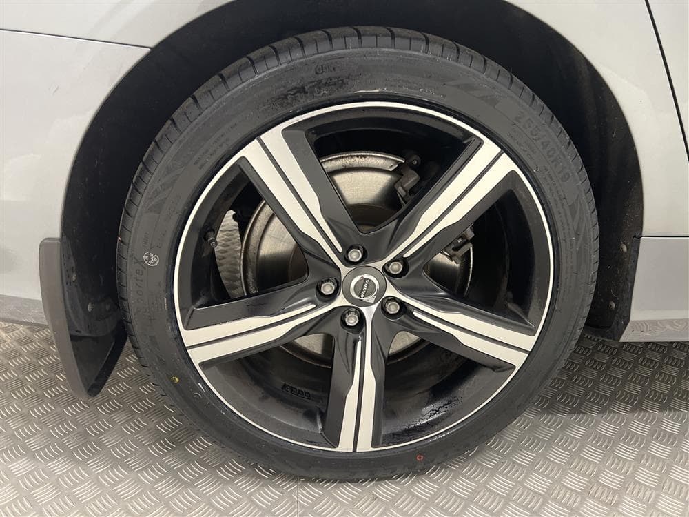 Volvo V90 T8 AWD TwEn 392hk R-Design B&W Drag Värmareinteriör