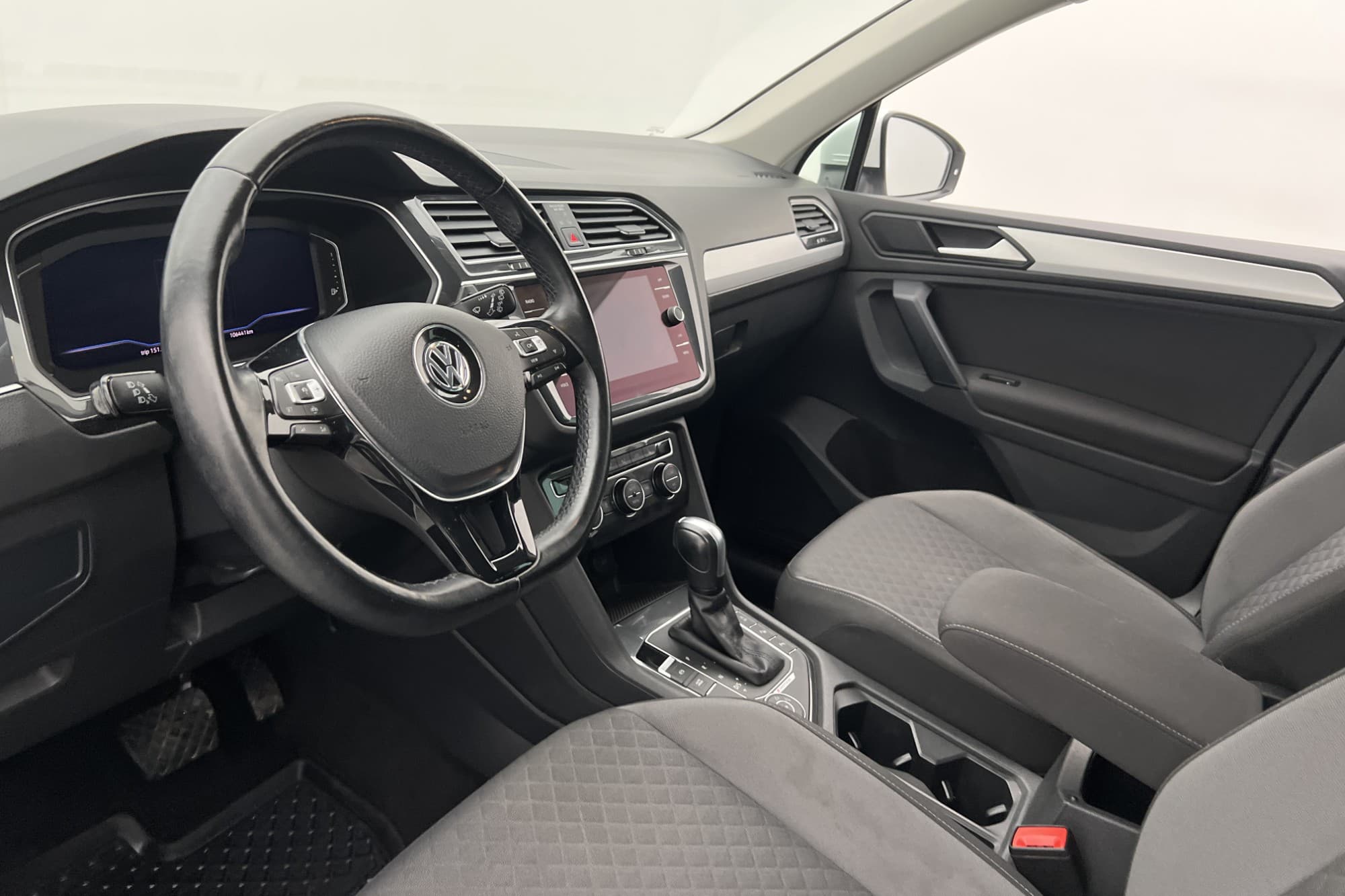 Volkswagen Tiguan 4M 190hk R-Line Värm Drag Kamera Cockpit 