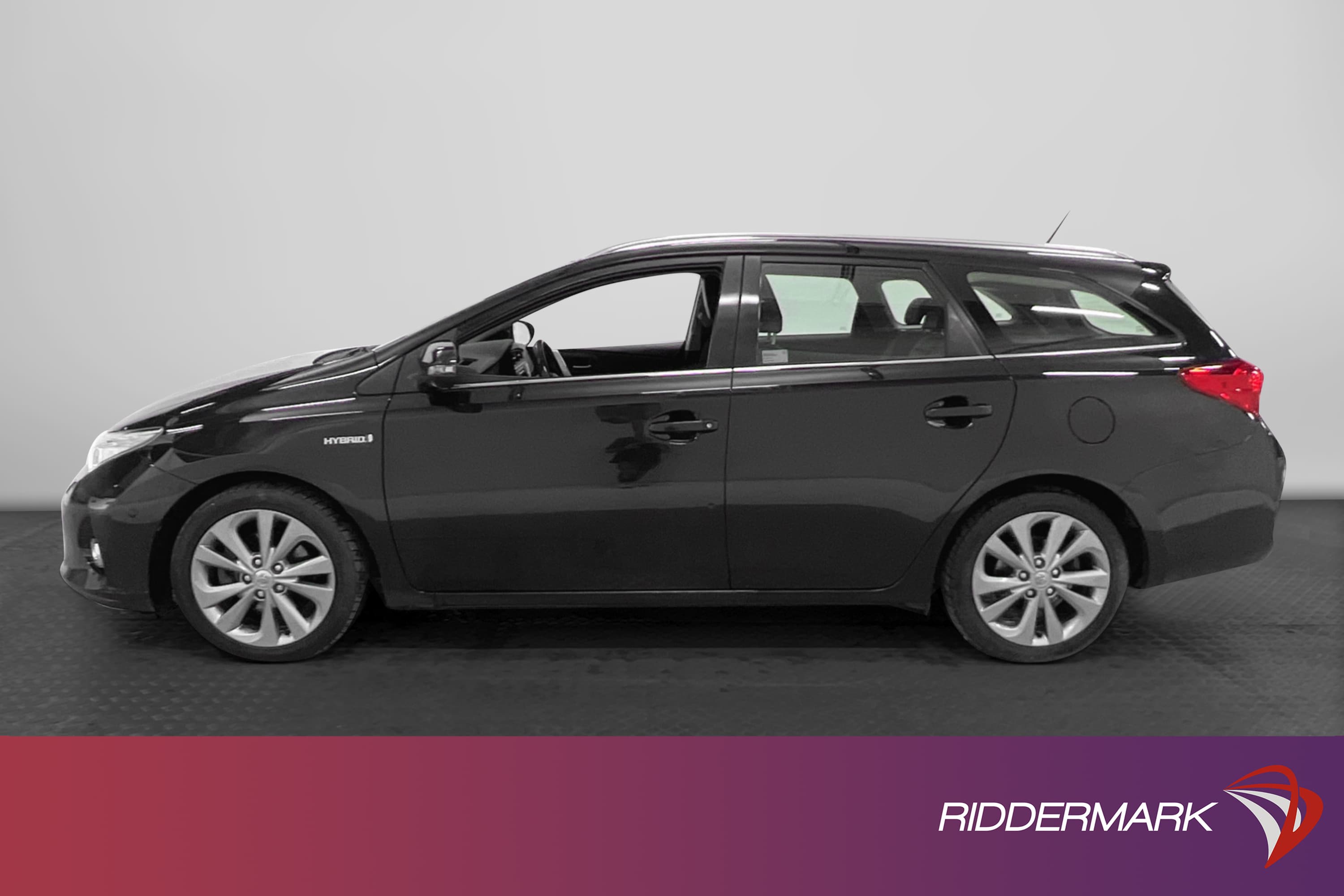 Toyota Auris Sports Hybrid e-CVT 136hk