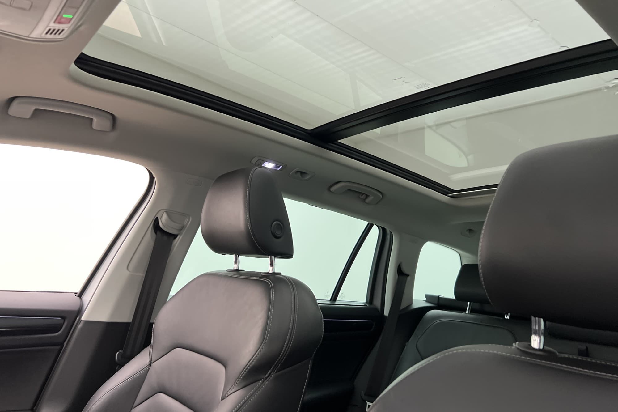 Skoda Kodiaq 4x4 180hk Värmare Pano Skinn Canton 360° Drag