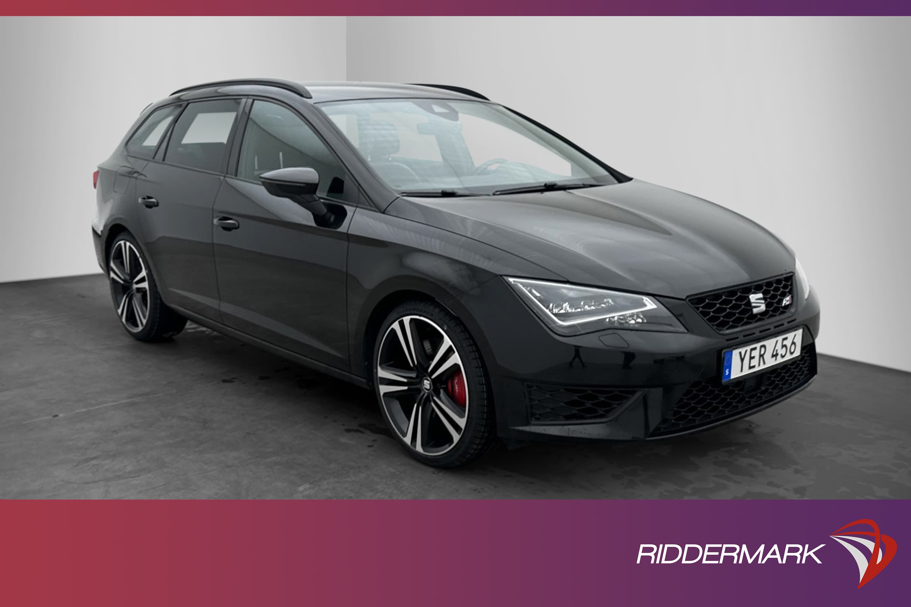 SEAT Leon Cupra ST 290hk Blackline Backkamera Navi CarPlay