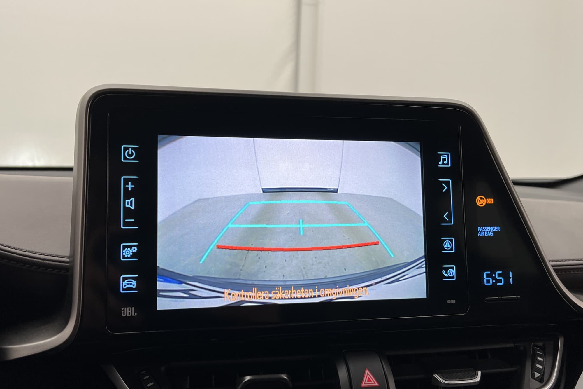 Toyota C-HR Hybrid 122hk Executive Skinn JBL Kamera Navi