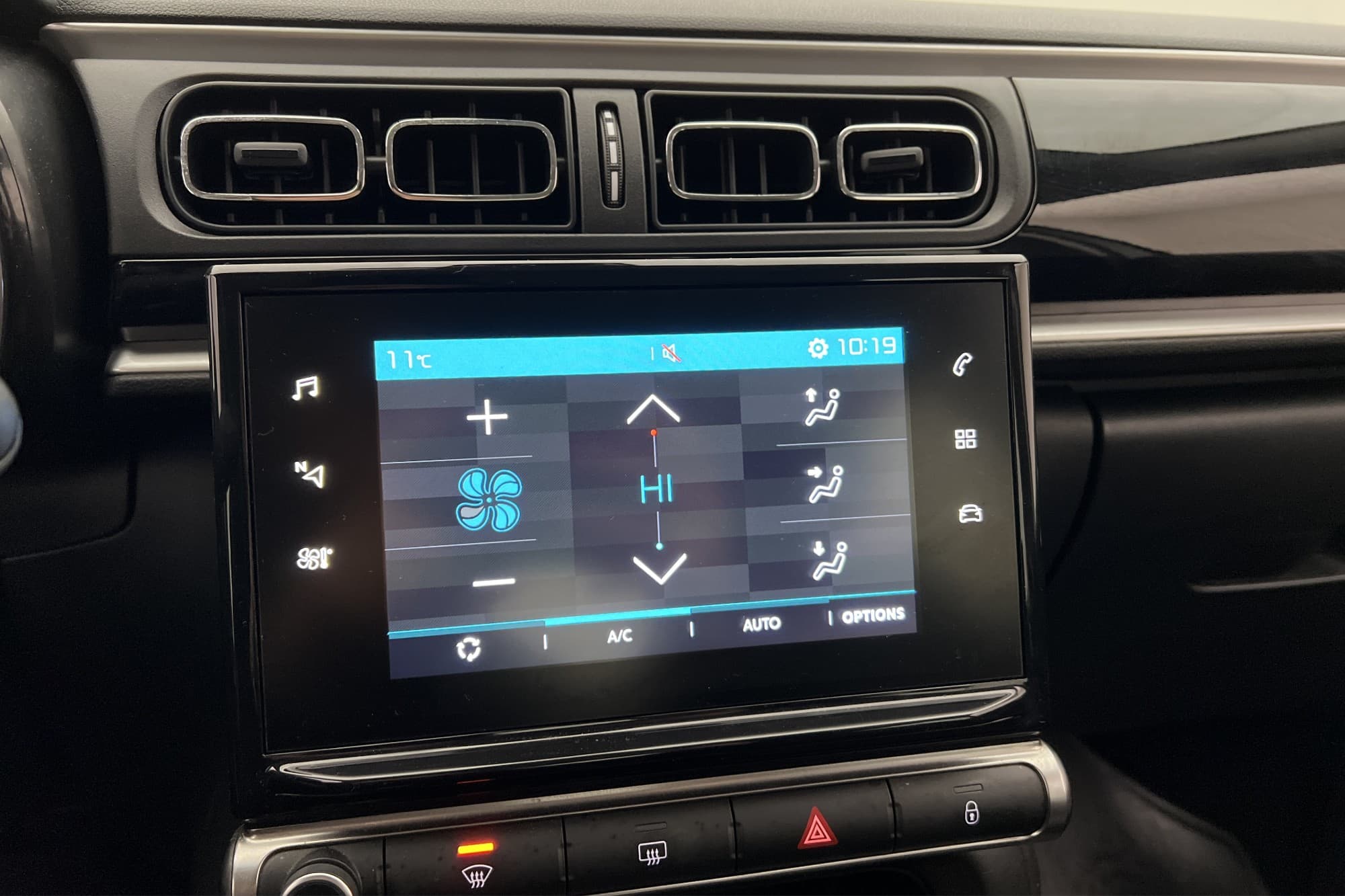 Citroën C3 1.2 Keyless CarPlay Sensorer LED Farthållare A/C