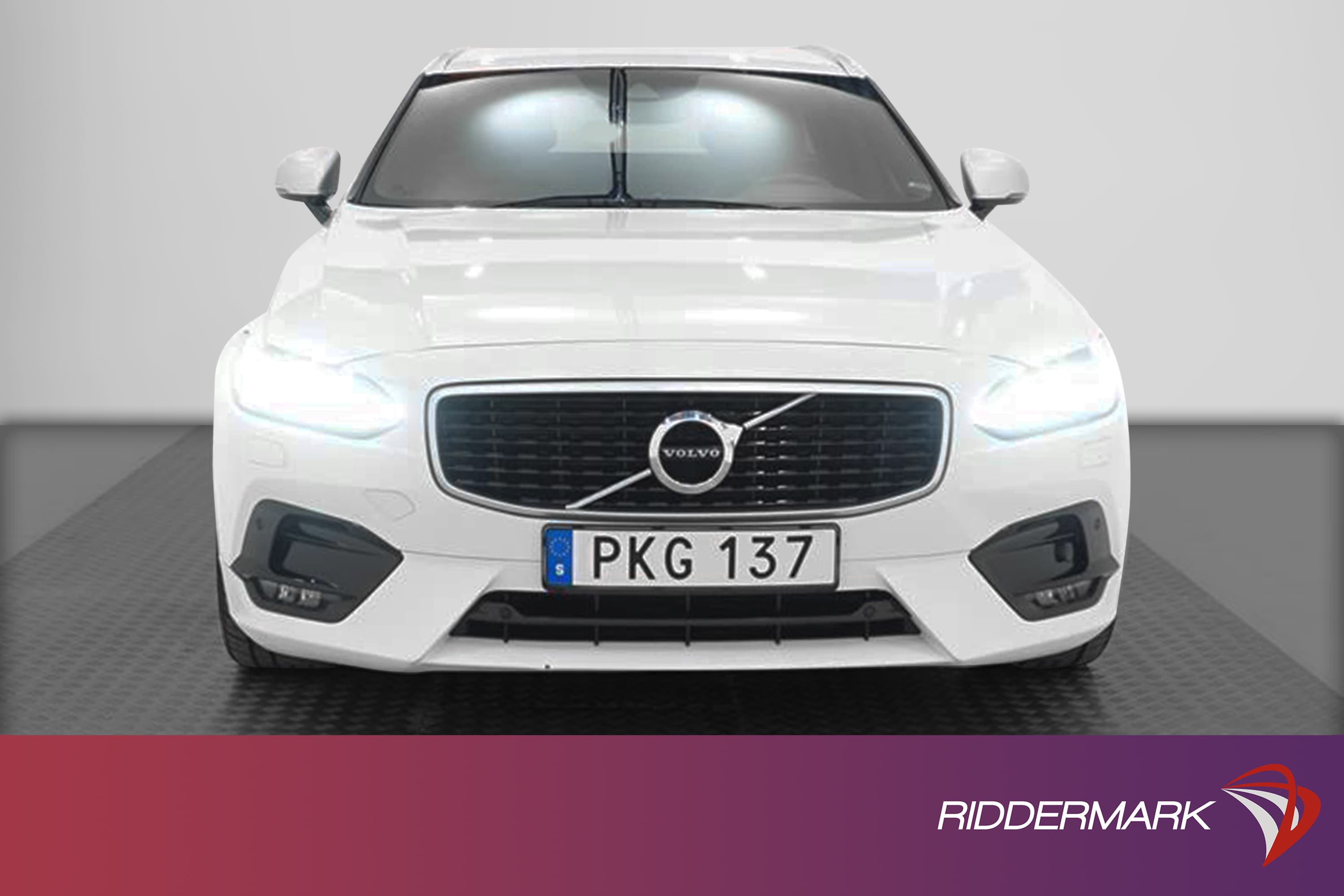 Volvo V90 D3 AWD 150hk R-Design VOC Värmare GPS PDC 0,5l/milexteriör
