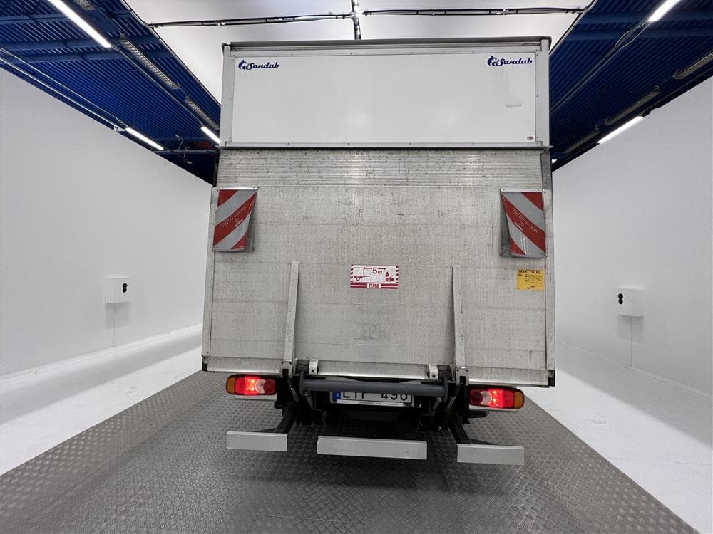 Nissan Cabstar F24 2.5 Bakgavellyft Sidodörr Moms 