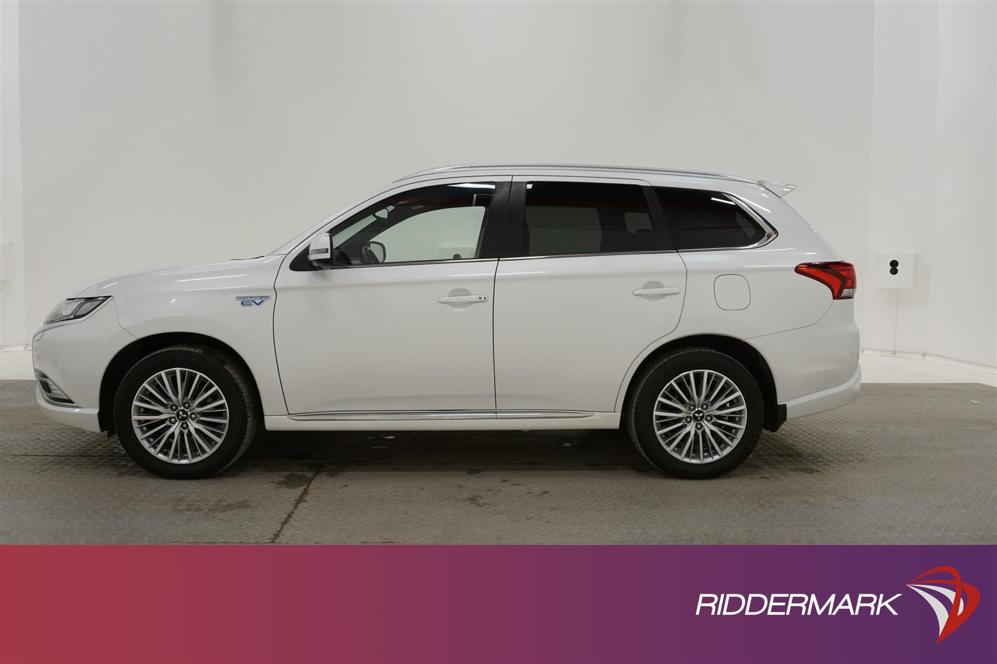 Mitsubishi Outlander P-HEV 4WD 230hk