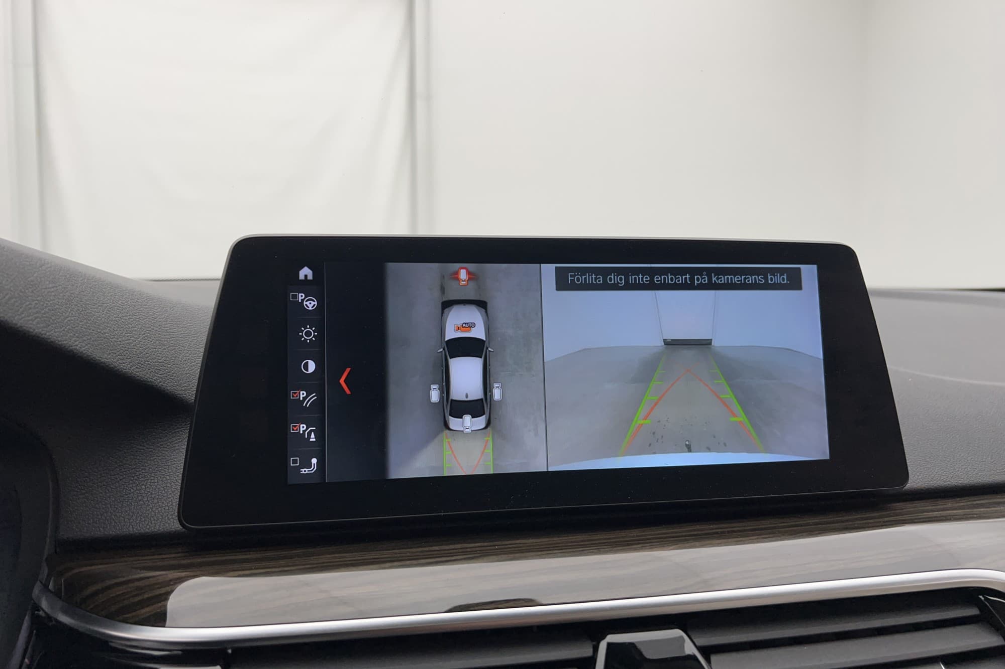 BMW 530 i xDrive Sedan 252hk P-Värm Skinn 360° HUD Navi Drag