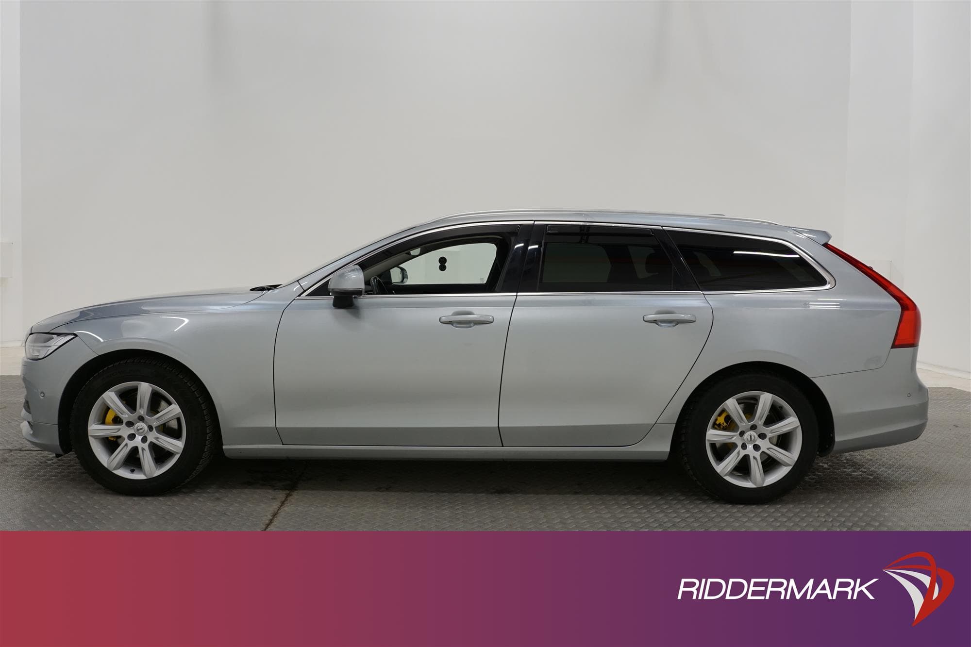 Volvo V90 D5 AWD 235hk Advanced VOC D-Värm Navi 0,49L/mil
