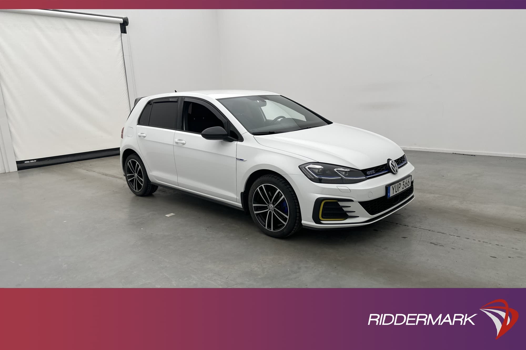Volkswagen Golf GTE 204hk
