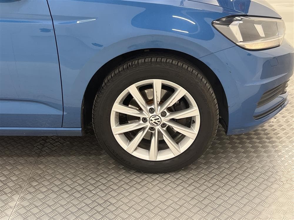 Volkswagen Touran 110hk 7-sits Backkamera Drag 2-Brukareinteriör