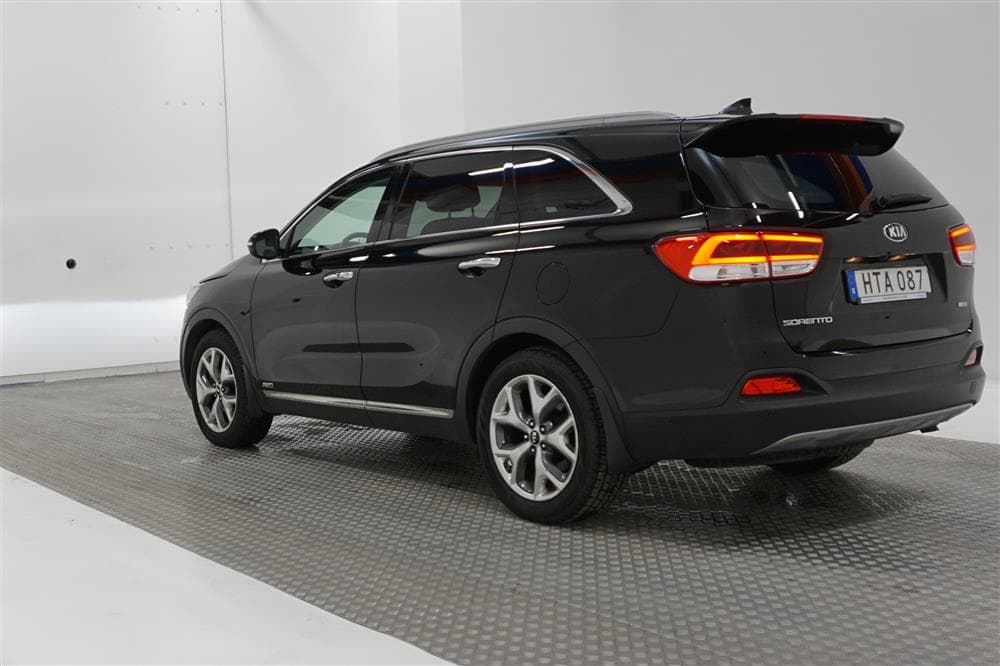 Kia Sorento 2.2 CRDi 200hk 7-Sits Pano Skinn Infinity B-Kamexteriör