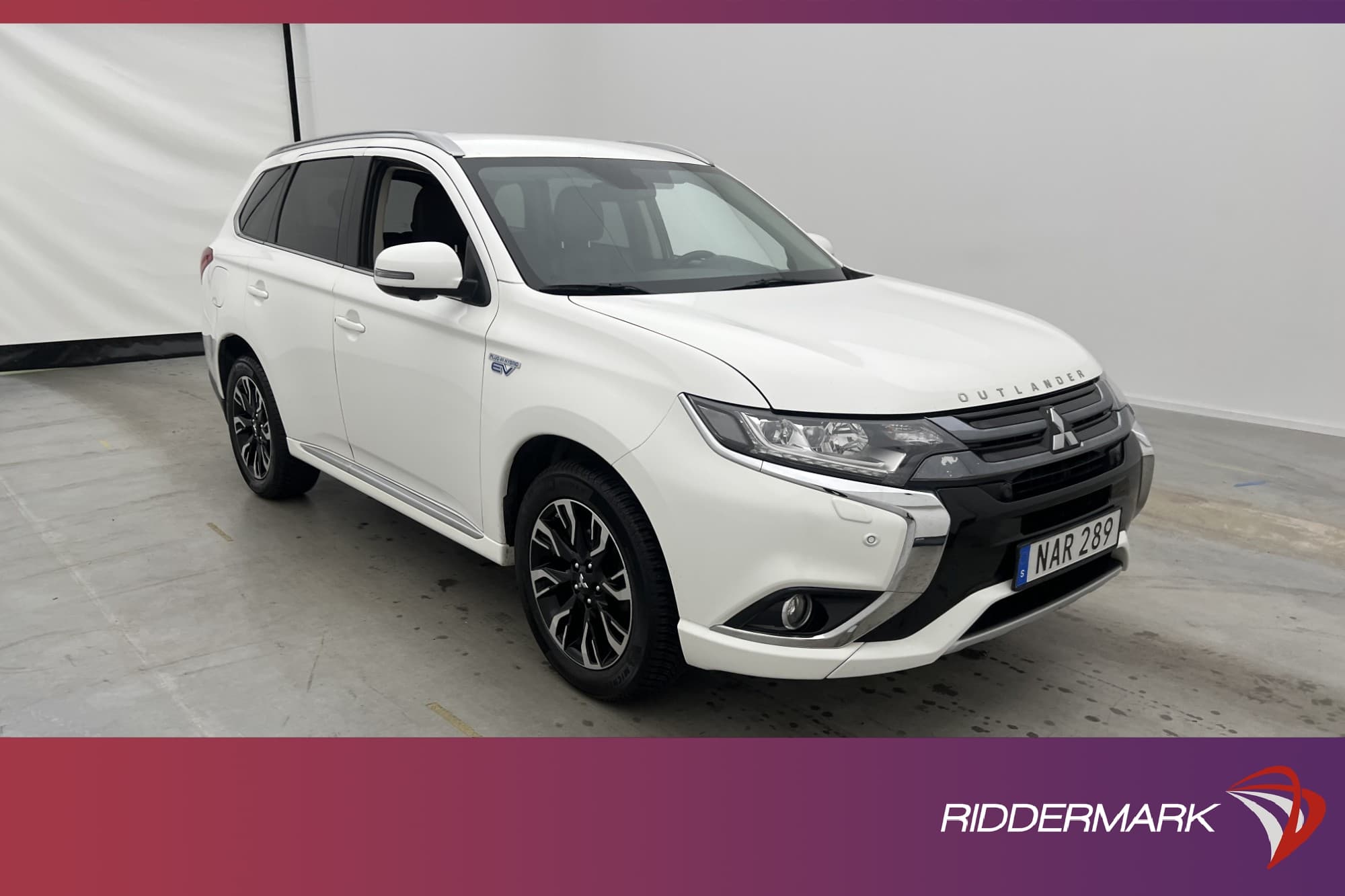 Mitsubishi Outlander PHEV 4WD