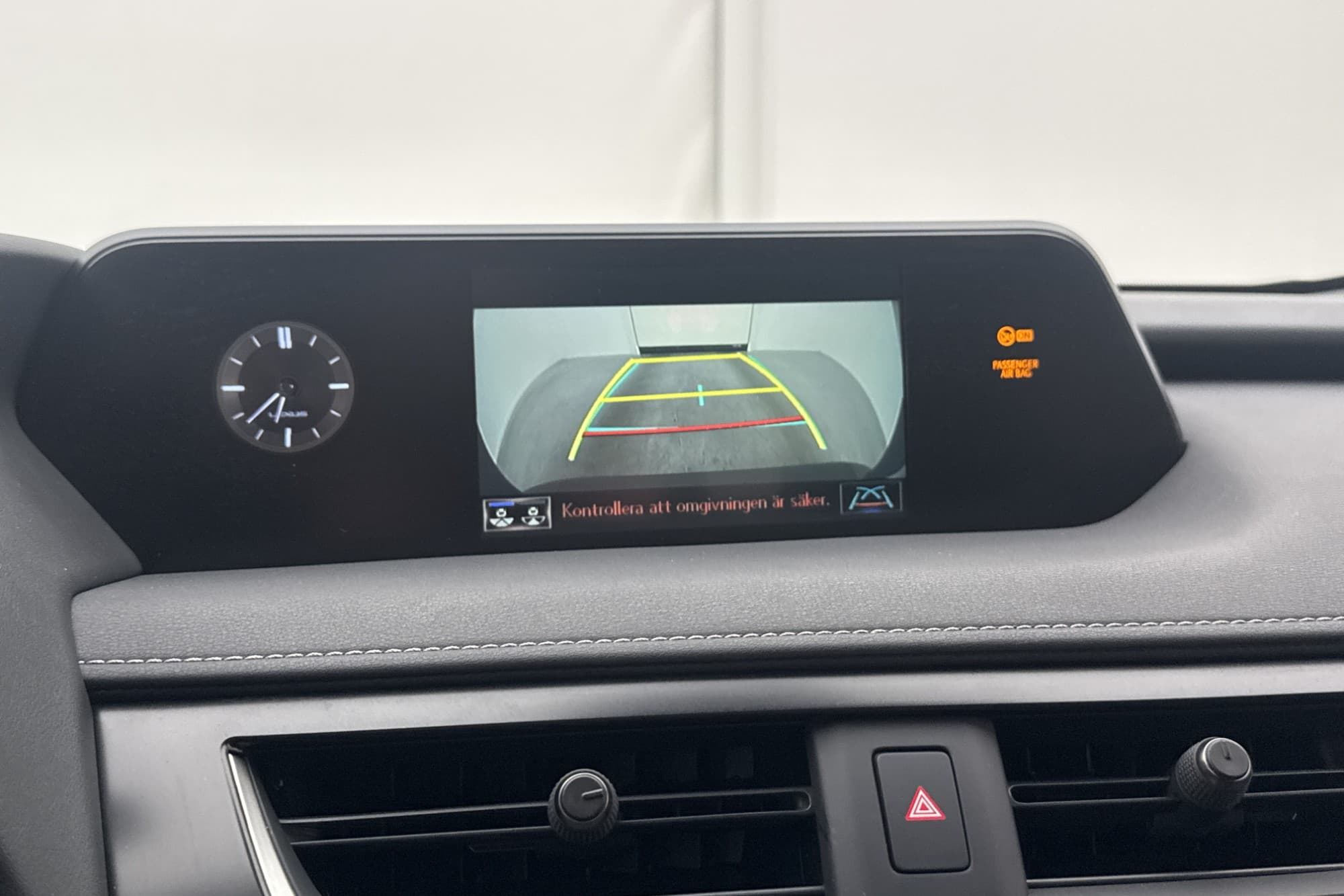 Lexus UX 250h 184hk Comfort Sport Edition Kamera Navi Skinn