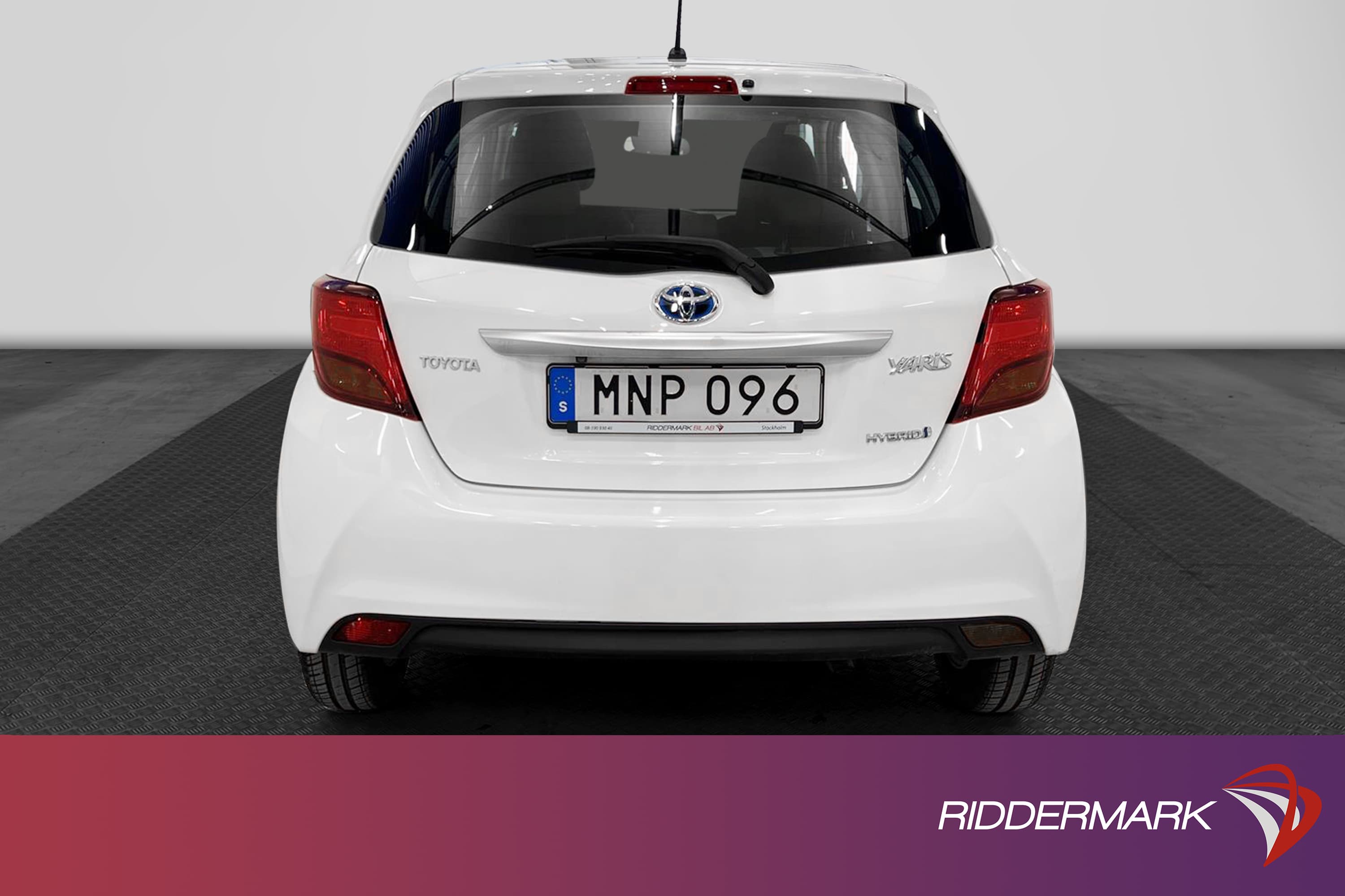 Toyota Yaris Hybrid e-CVT 101hk B-Kam 360kr Skatt 0,33L/mil
