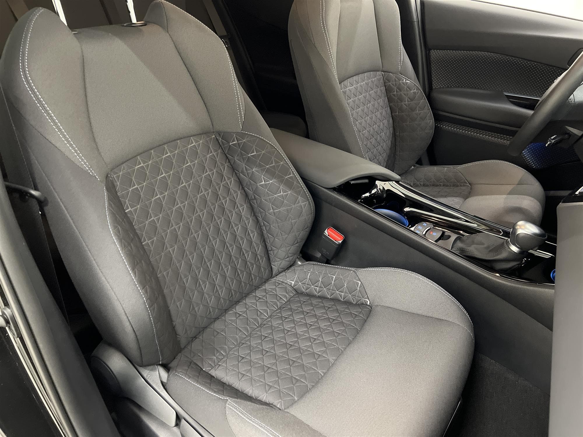 Toyota C-HR Hybrid CVT122hk  Drag JBL B-Kamera 0,38L/mil