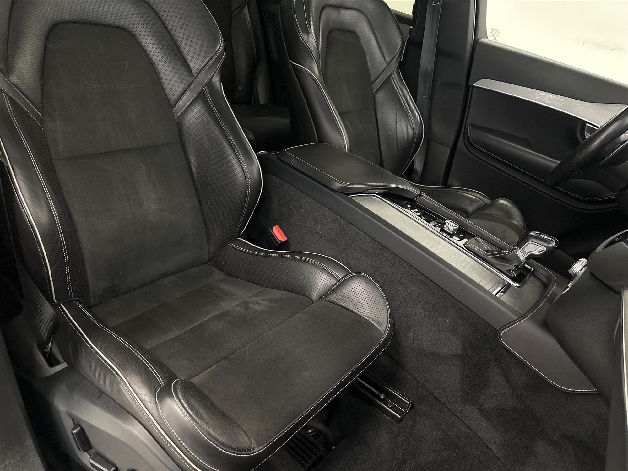 Volvo XC90 D5 AWD 235hk R Design Voc D-Värm Pano HUD 7 Sits