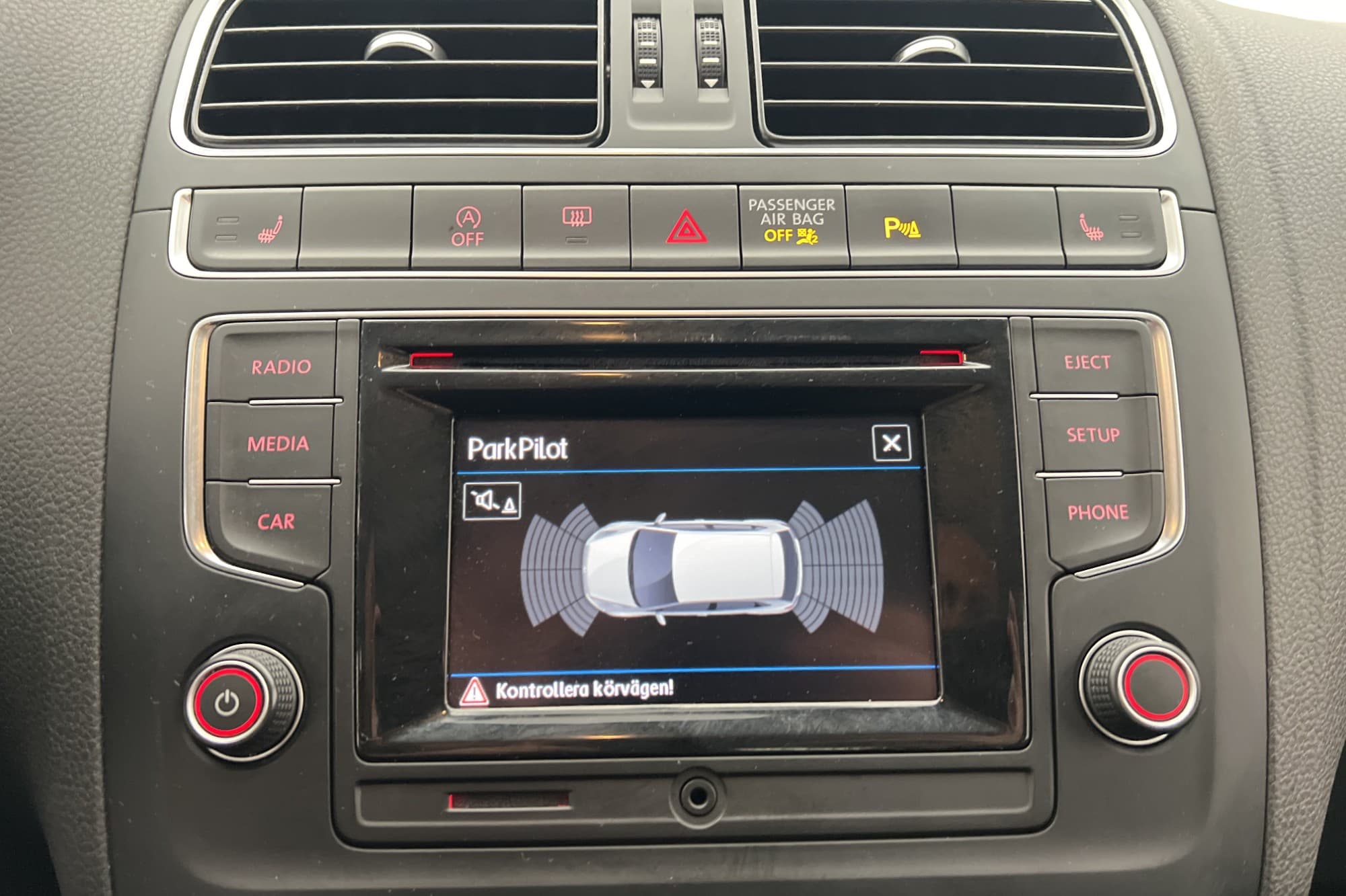 Volkswagen Polo 90hk R-Line M&K-Värmare Dragkrok Sensorer