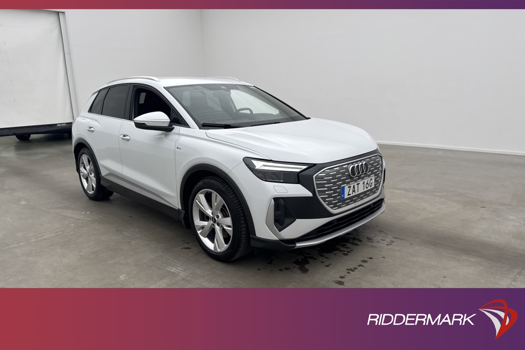 Audi Q4 40 e-tron 204hk S-Line Kamera Dragkrok Värmare MOMS