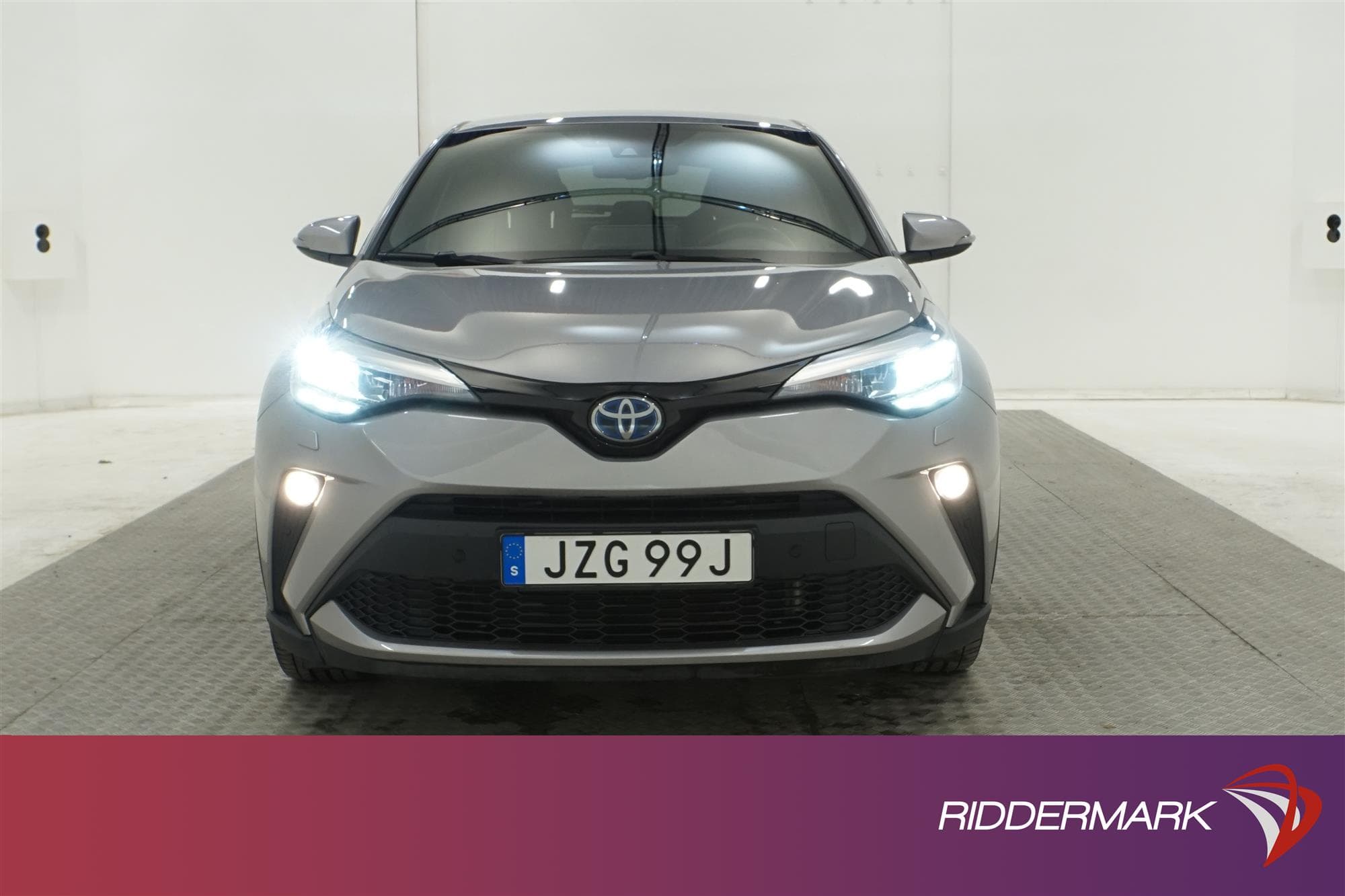 Toyota C-HR Hybrid 122hk