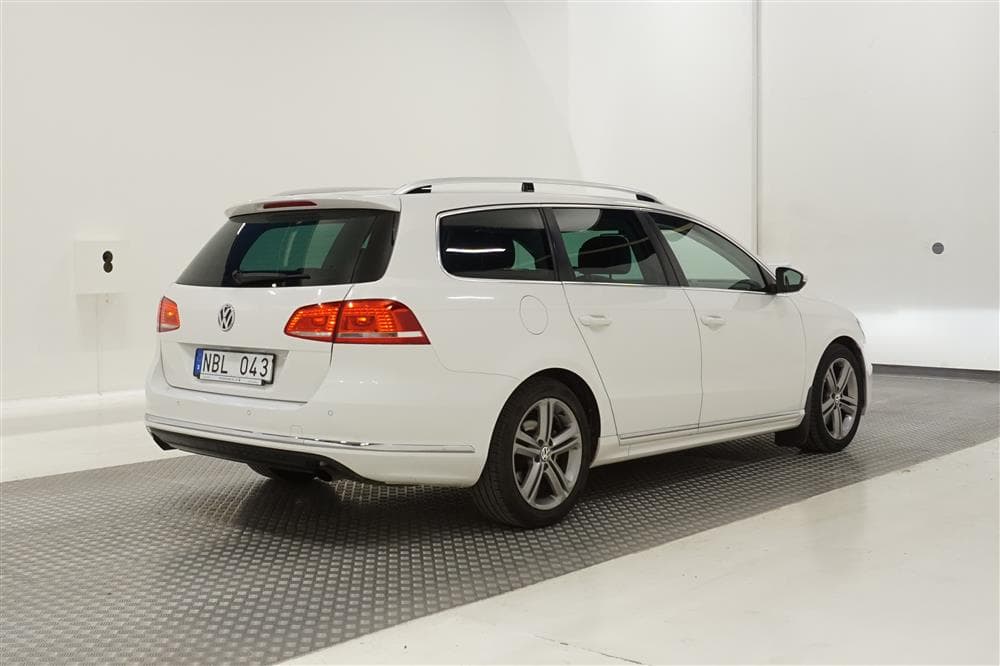 Volkswagen Passat 2.0 TDI 4Motion 170hk R-line Värmare Skinnexteriör