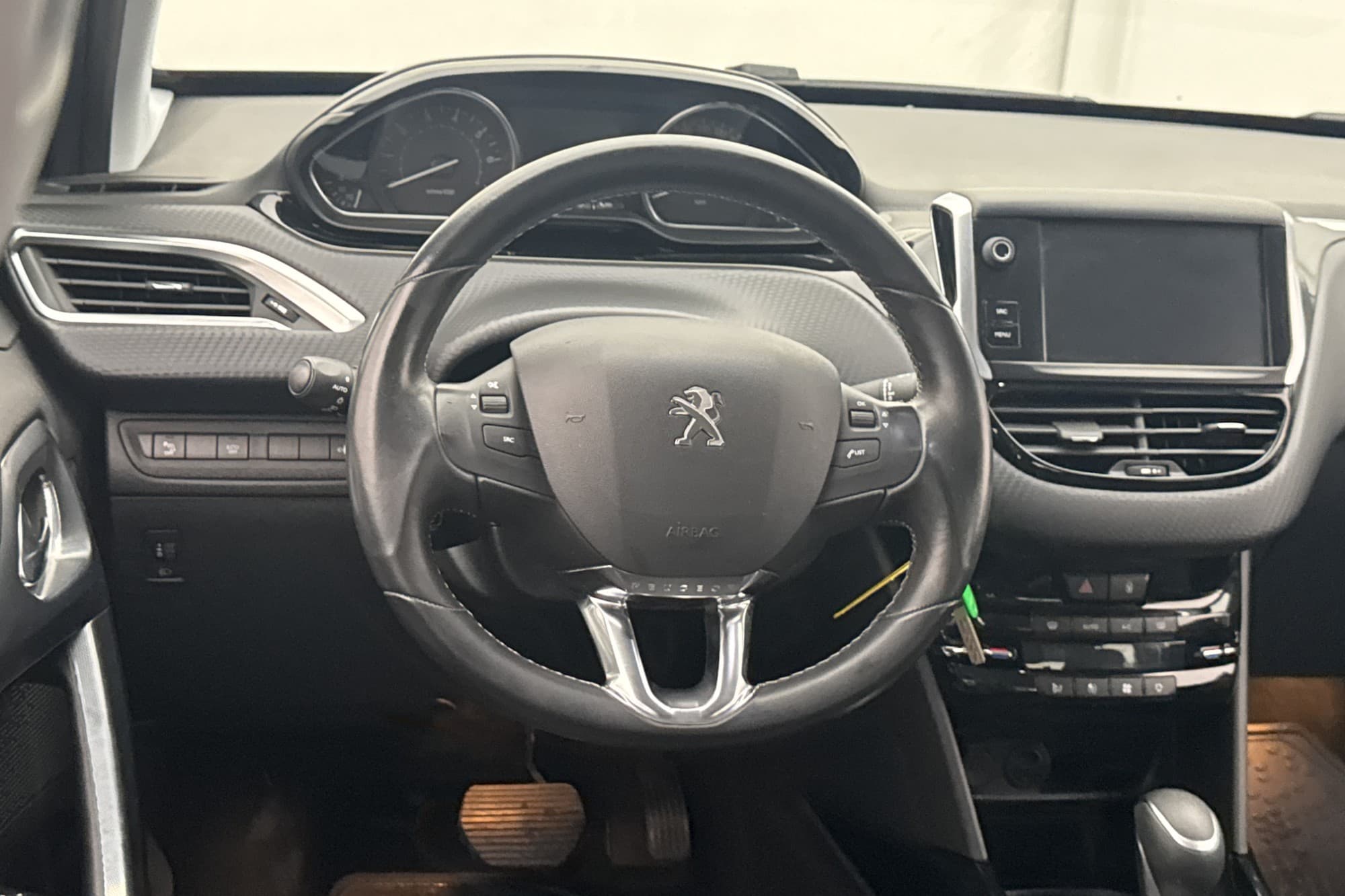 Peugeot 2008 e-THP 110hk Allure Sensorer Halvskinn 0,48l/mil