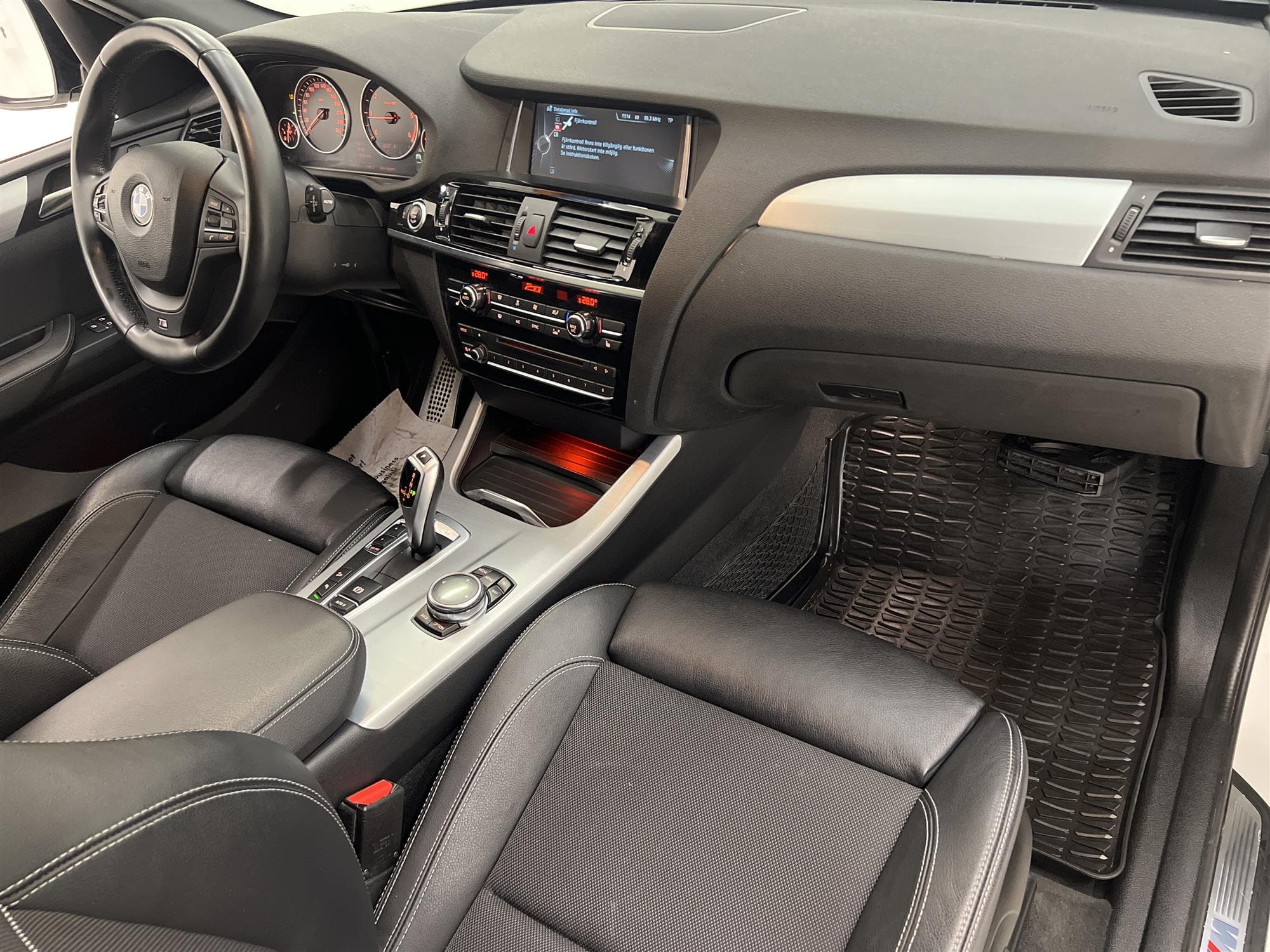BMW X3 xDrive20d 190hk M Sport Navi Backkamera M-värm