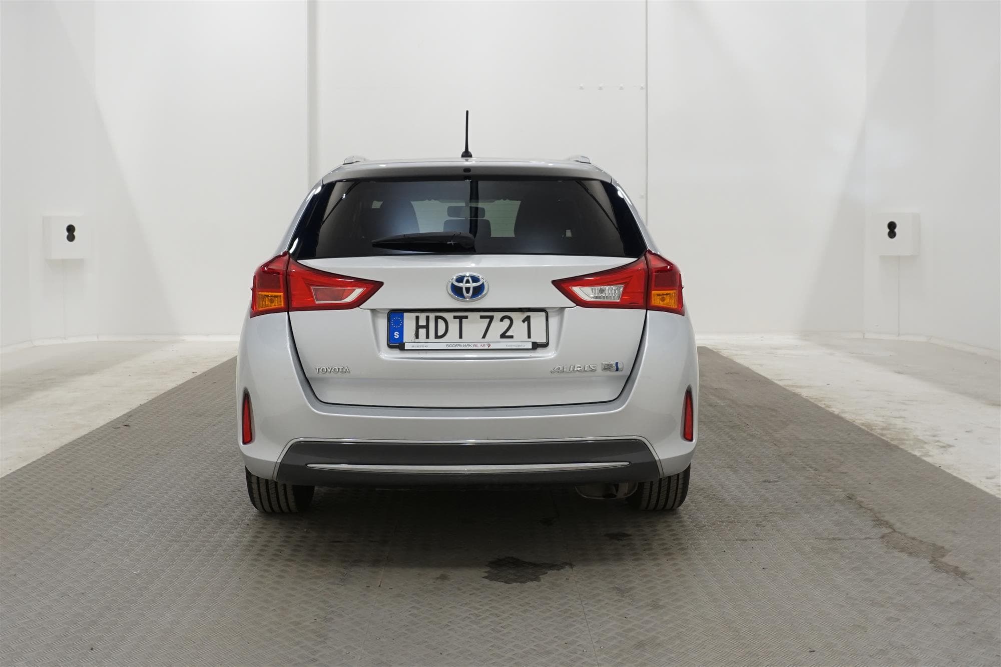 Toyota Auris Hybrid e-CVT 136hk 2 Brukare B-Kam