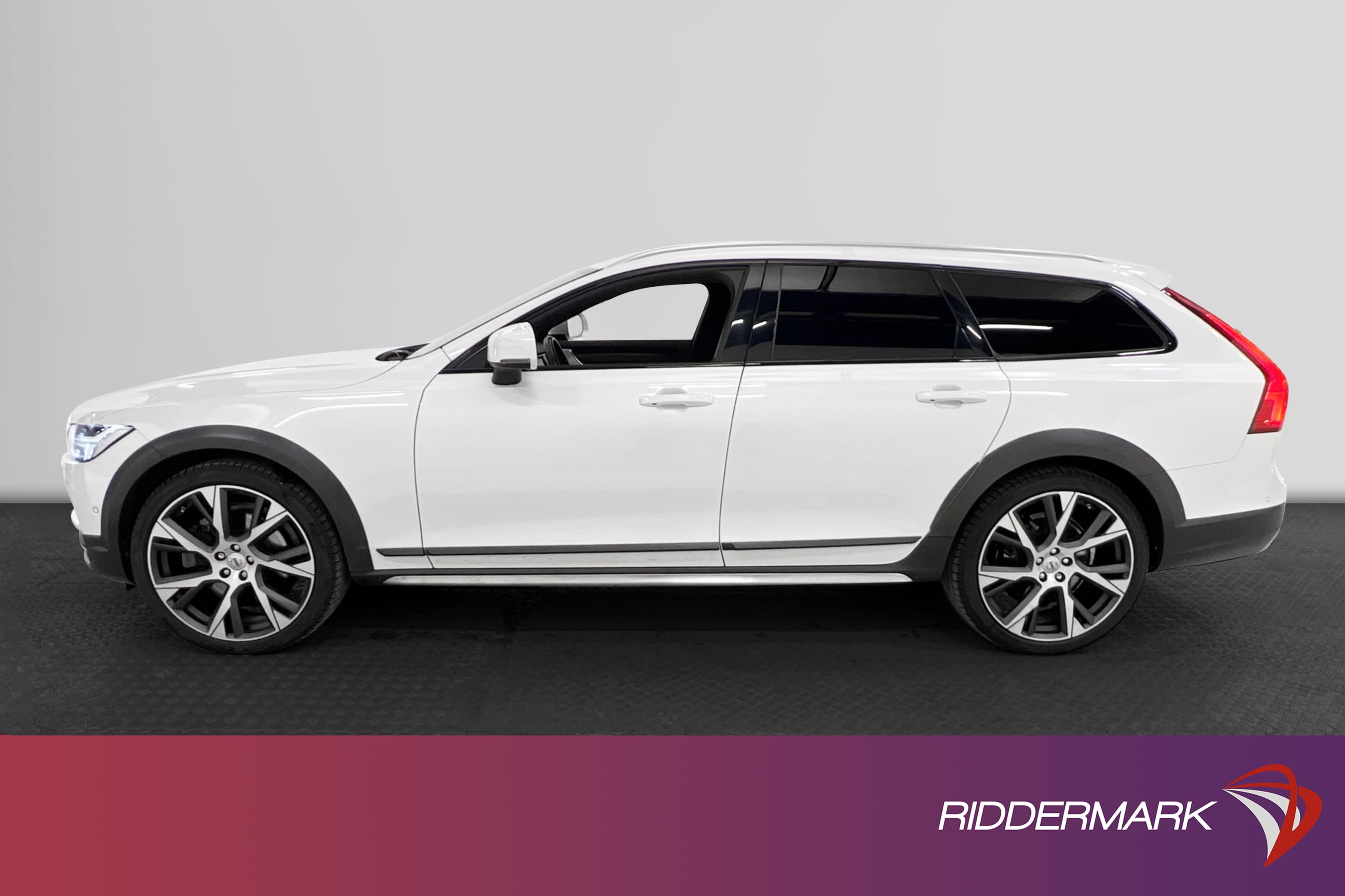Volvo V90 Cross Country D4 AWD Pro