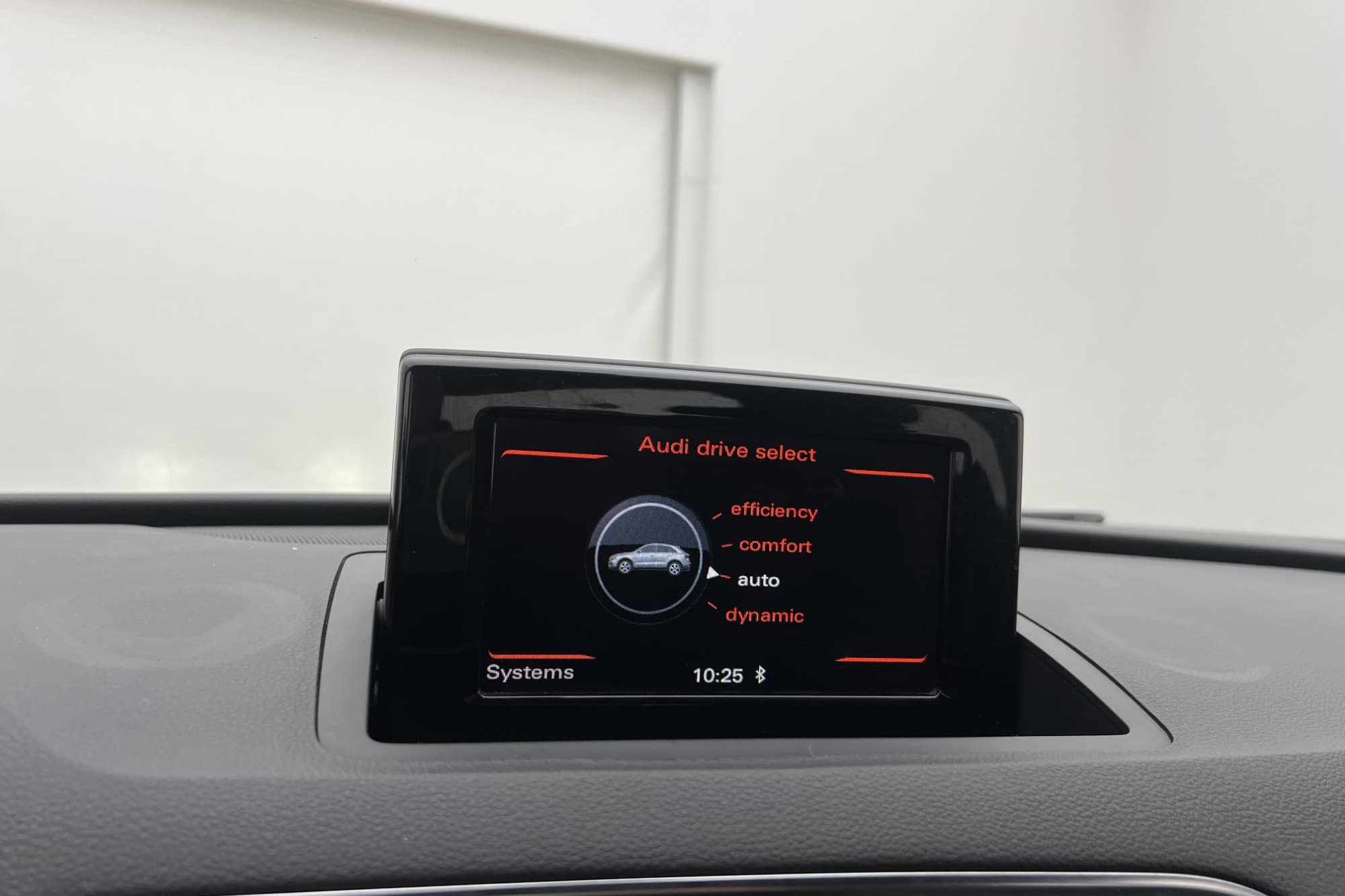 Audi Q3 2.0 TDI Quattro 177hk Dragkrok Bluetooth Farthållare