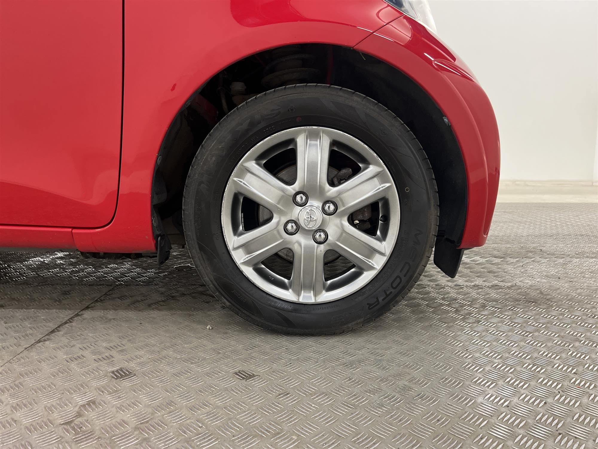 Toyota iQ 1.0 VVT-i  68hk Låg Skatt 0,44L/mil 