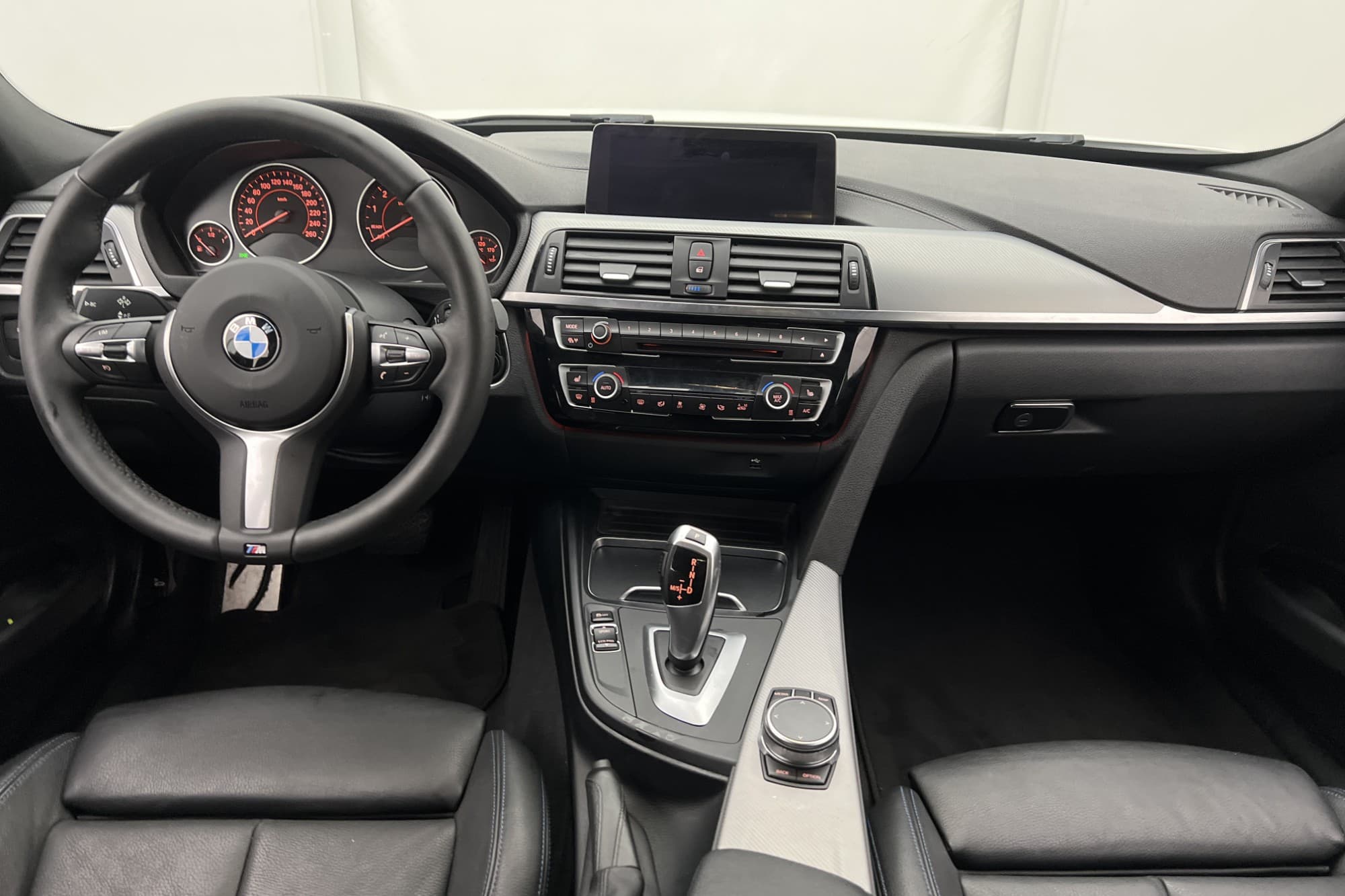 BMW 320 i xDrive Touring M Sport Navi Skinn Sensorer Keyless