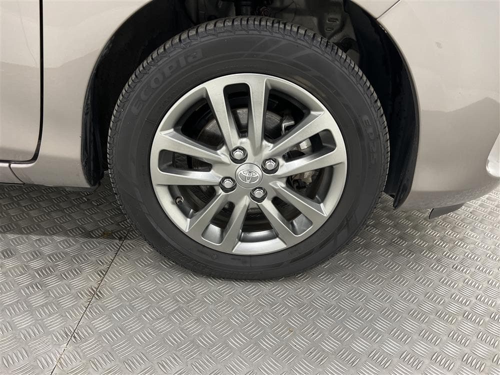 Toyota Yaris 1.33 100hk B-Kam Nyserv Låg Skatt 0,42L/mil
